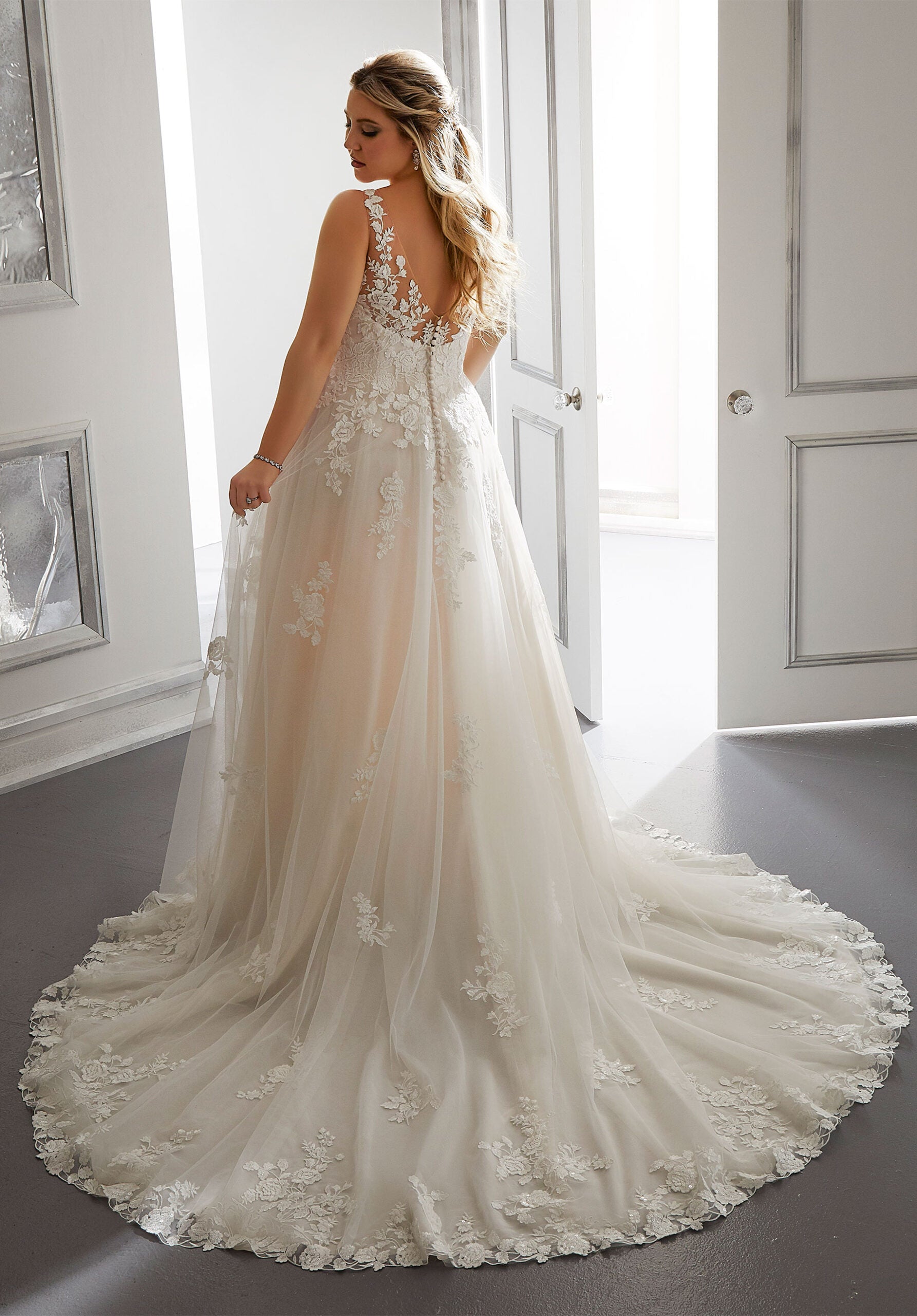 Arlene Wedding Dress Amore Gowns 3302-0182-scaled
