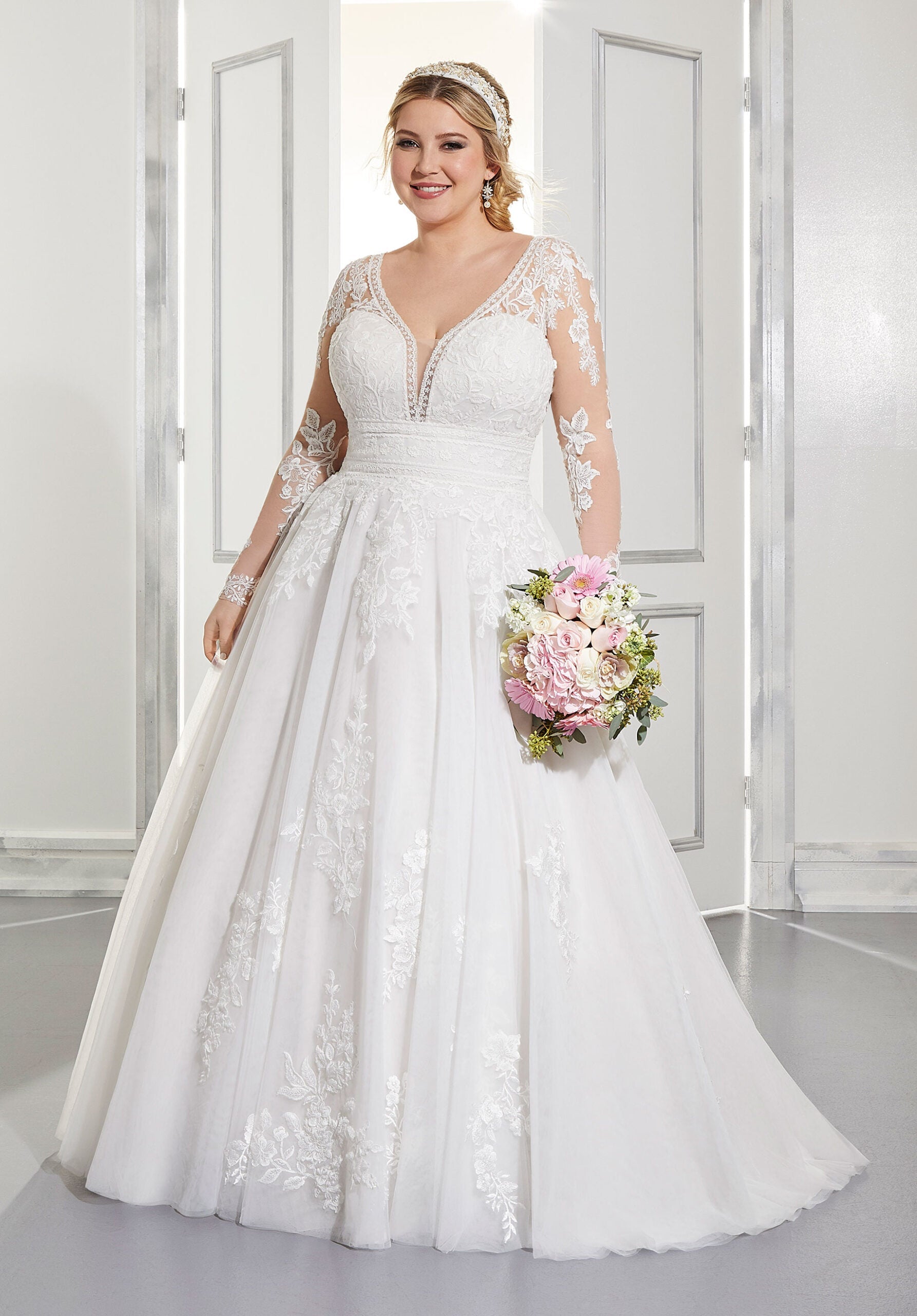 Ama Wedding Dress Amore Gowns 3304-0037-scaled_86ab9eaa-b4f1-4c87-81e3-00b56bd689a0