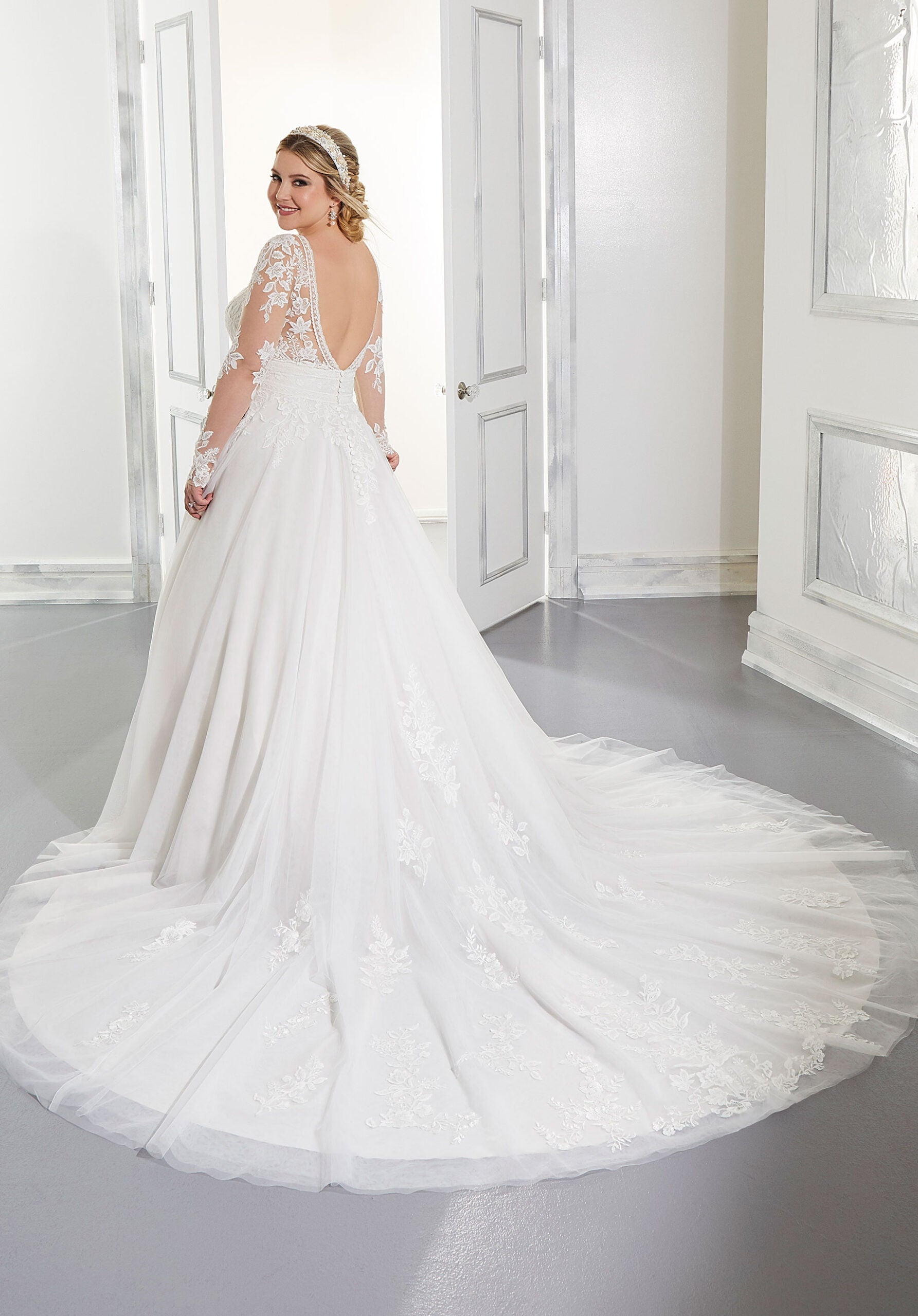 Ama Wedding Dress Amore Gowns 3304-0112-scaled_ced1e1f3-e796-4fea-a4d1-9247fec21182