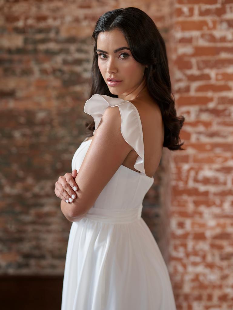 34032 Amore Gowns 34032_Ivory_3-769x1024