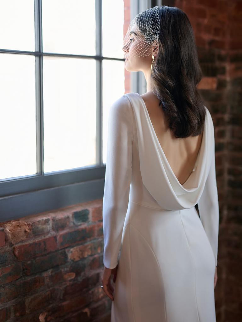34035 Amore Gowns 34035_Ivory-769x1024