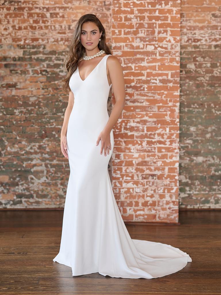 34036 Amore Gowns 34036_Ivory_1-769x1024