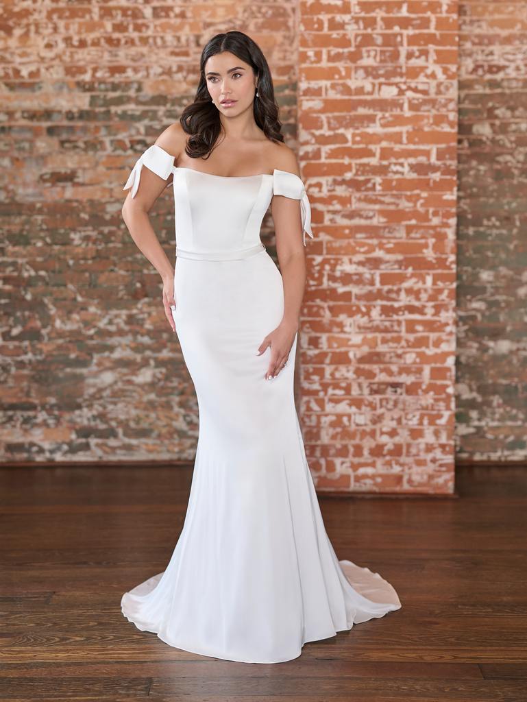 34037 Amore Gowns 34037_Ivory_1-769x1024