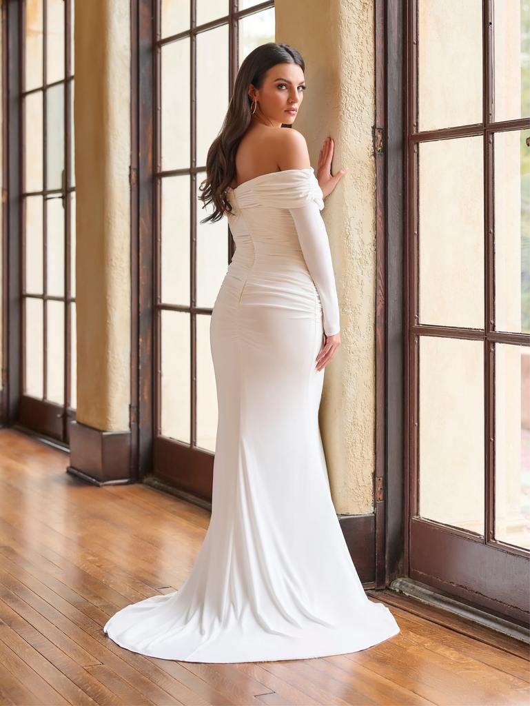 34042 Amore Gowns 34042_2_Ivory-1-769x1024