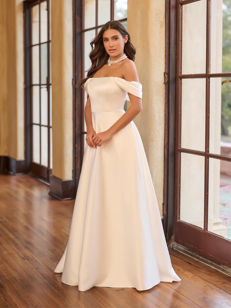 34043 Amore Gowns 34043_1_Ivory-769x1024