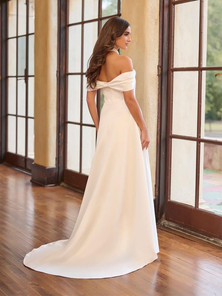 34043 Amore Gowns 34043_2_Ivory-1-769x1024