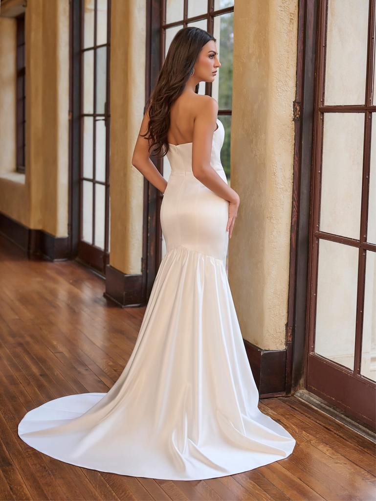 34045 Amore Gowns 34045_2_Ivory-1-769x1024