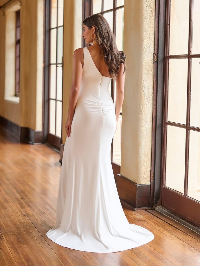 34046 Amore Gowns 34046_2_Ivory-1-769x1024