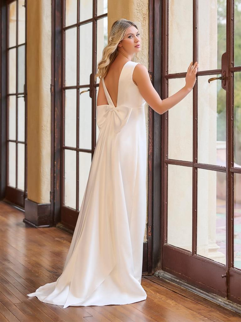 34050 Amore Gowns 34050_2_Ivory-1-769x1024