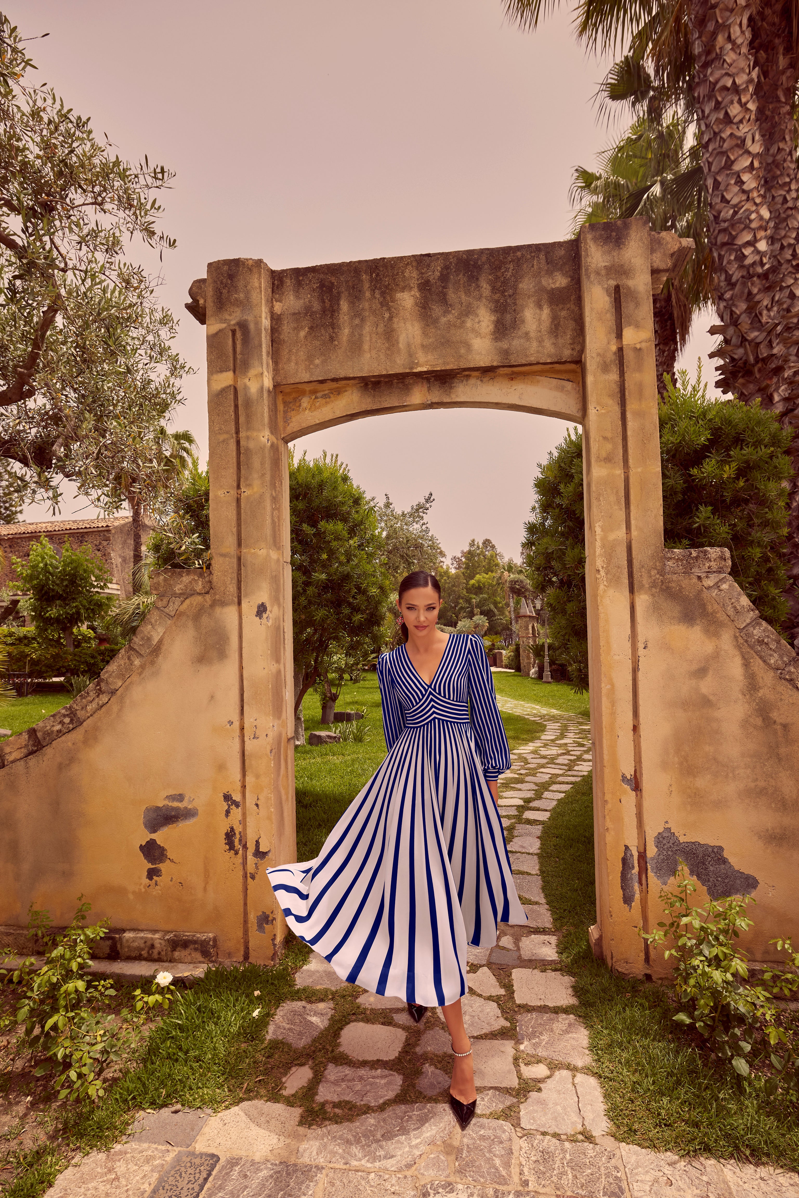 36105 Navy Amore Gowns 36105_028_TVINTAGEROSENAVYSTRIPE