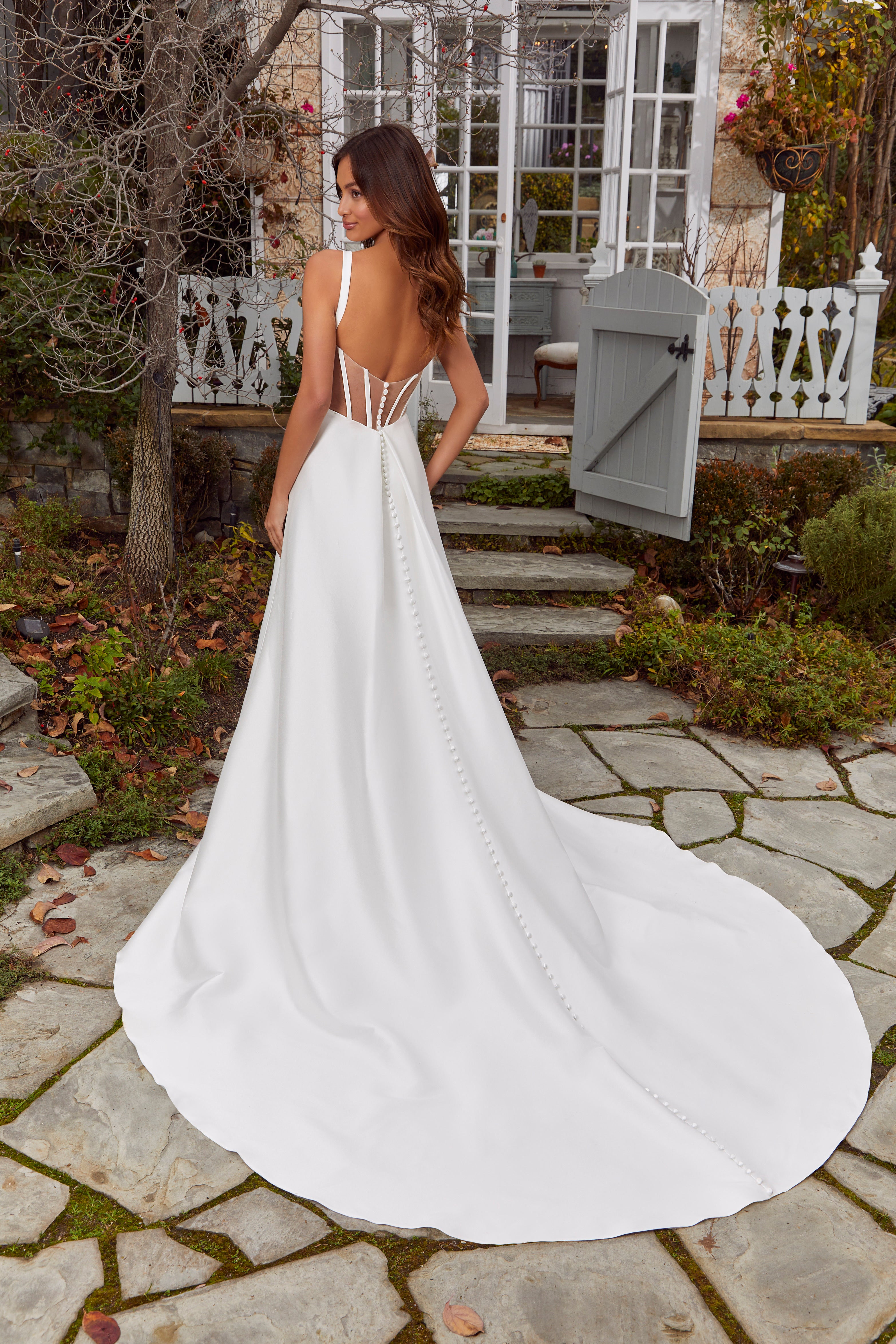 Roxie Wedding Dress Amore Gowns 4466-0175