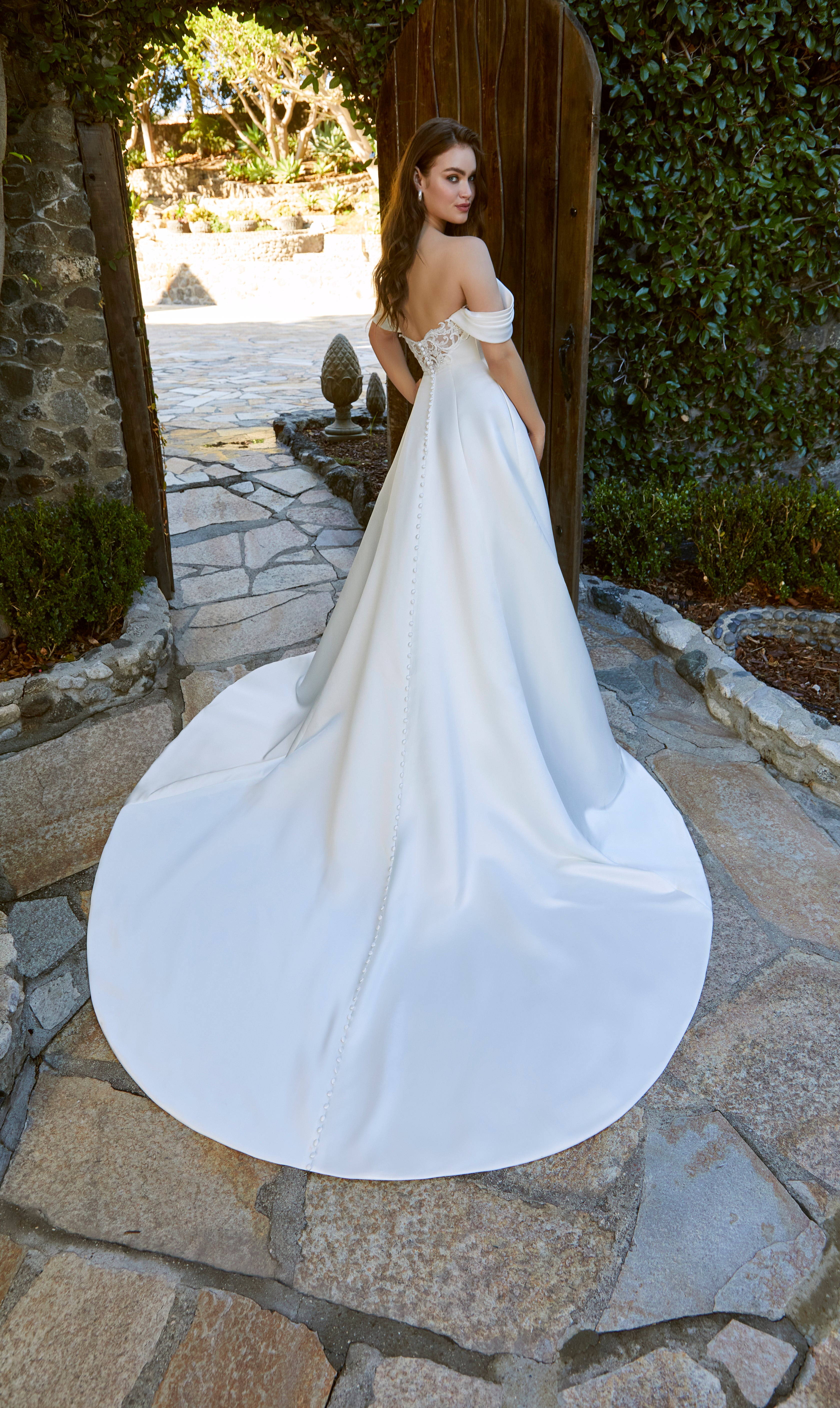 Rhoda Wedding Dress Amore Gowns 4468-0110