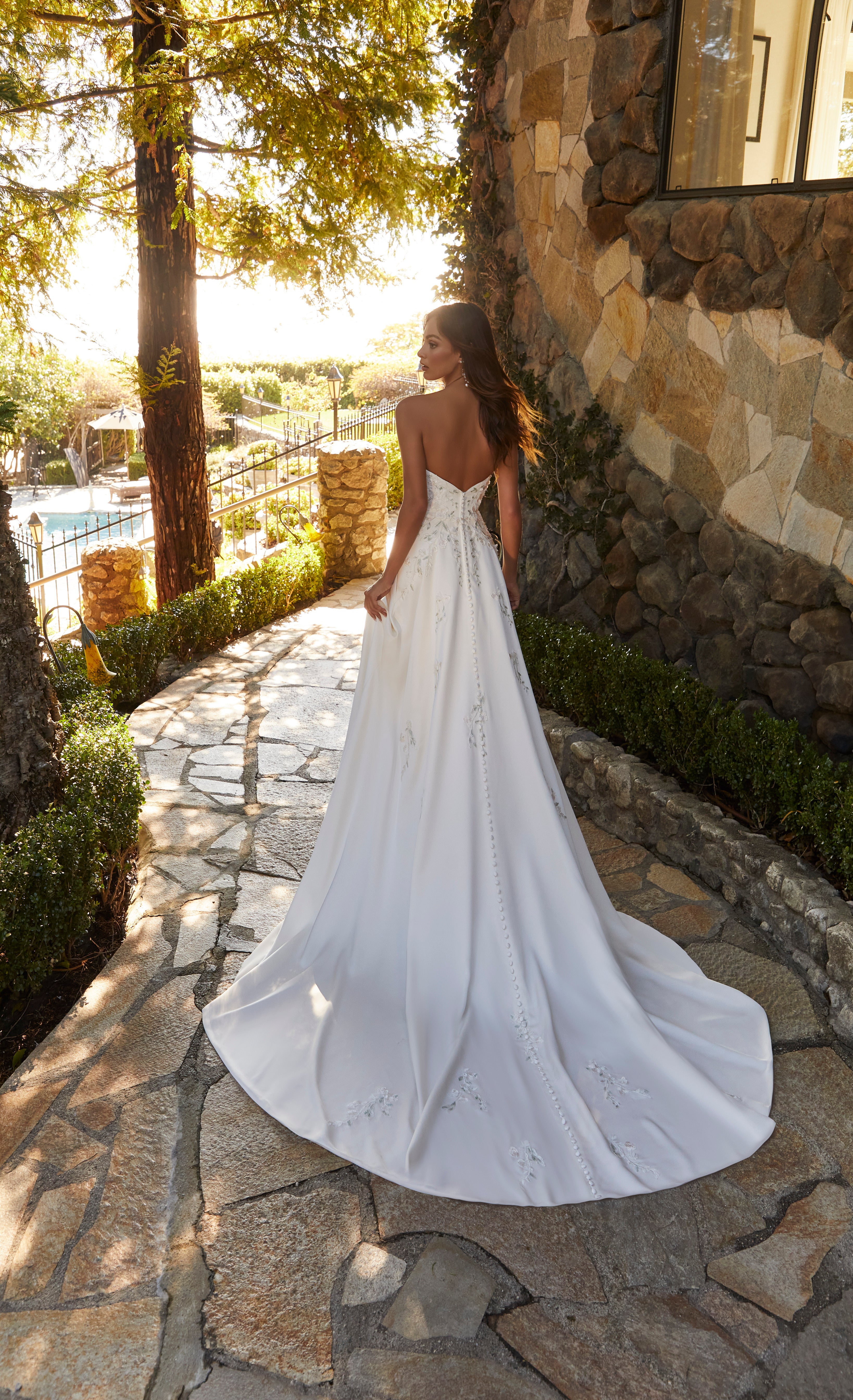 Roberta Wedding Dress Amore Gowns 4471-0114