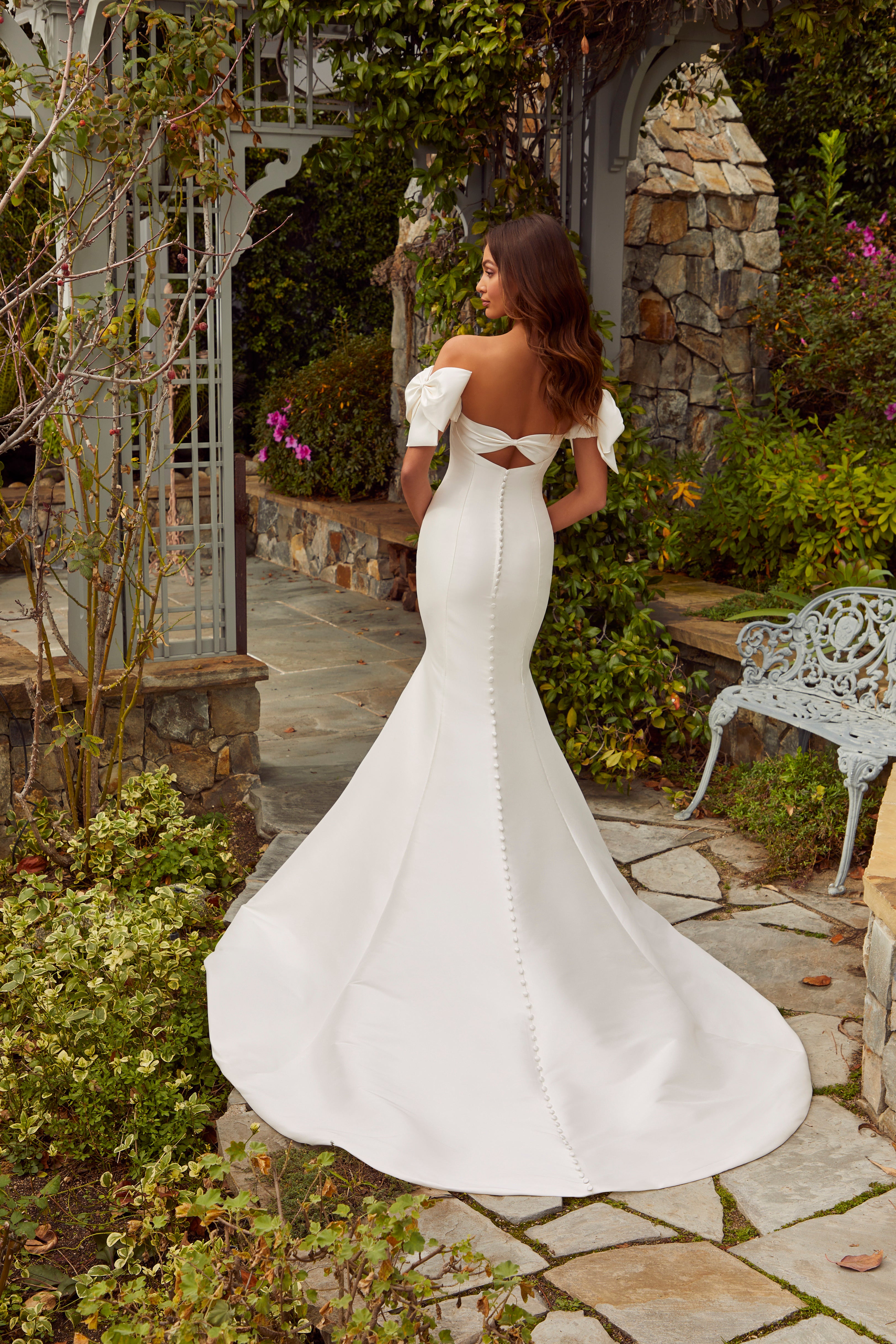 Raven Wedding Dress Amore Gowns 4475-0097