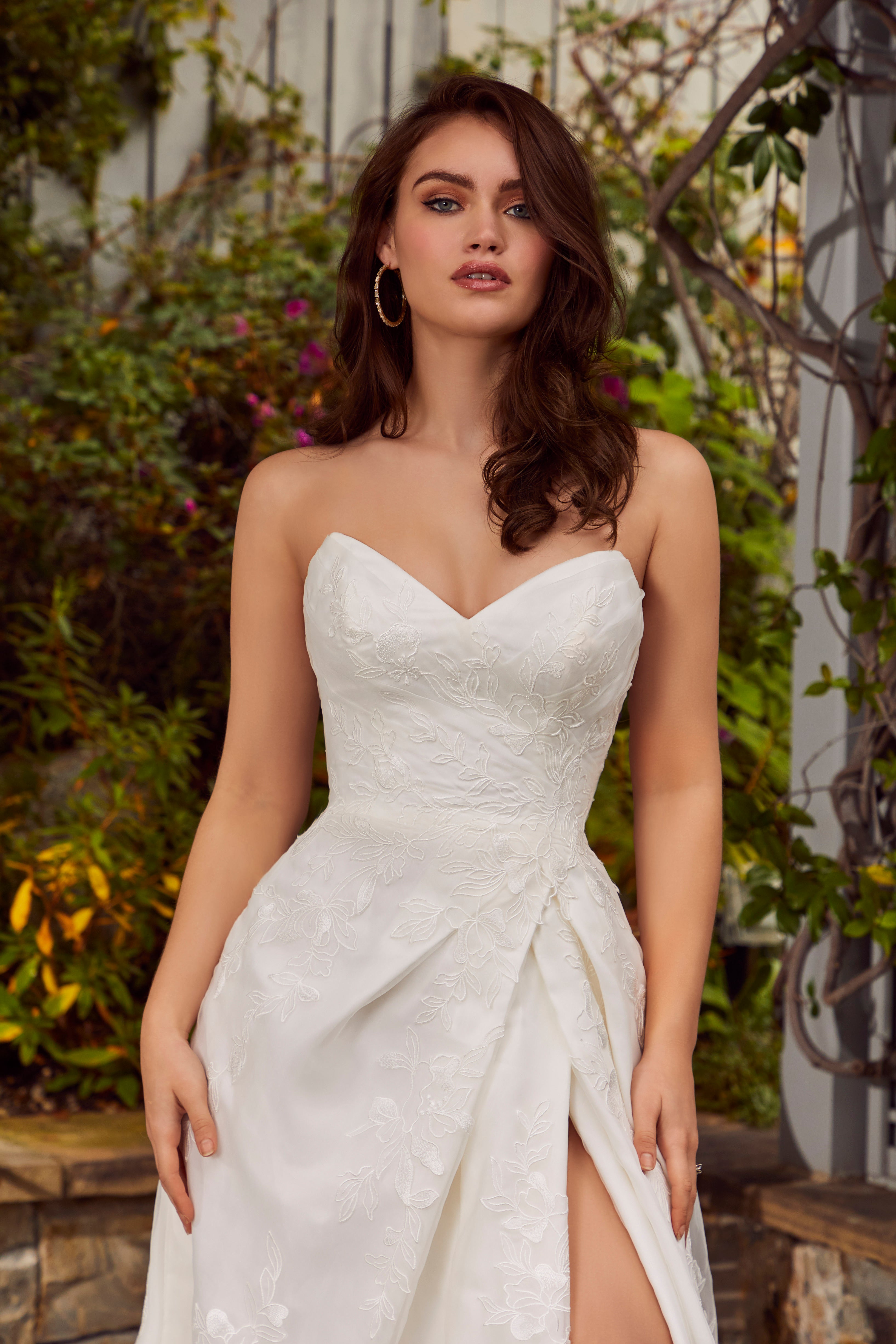 Rihanna Wedding Dress Amore Gowns 4476-0155