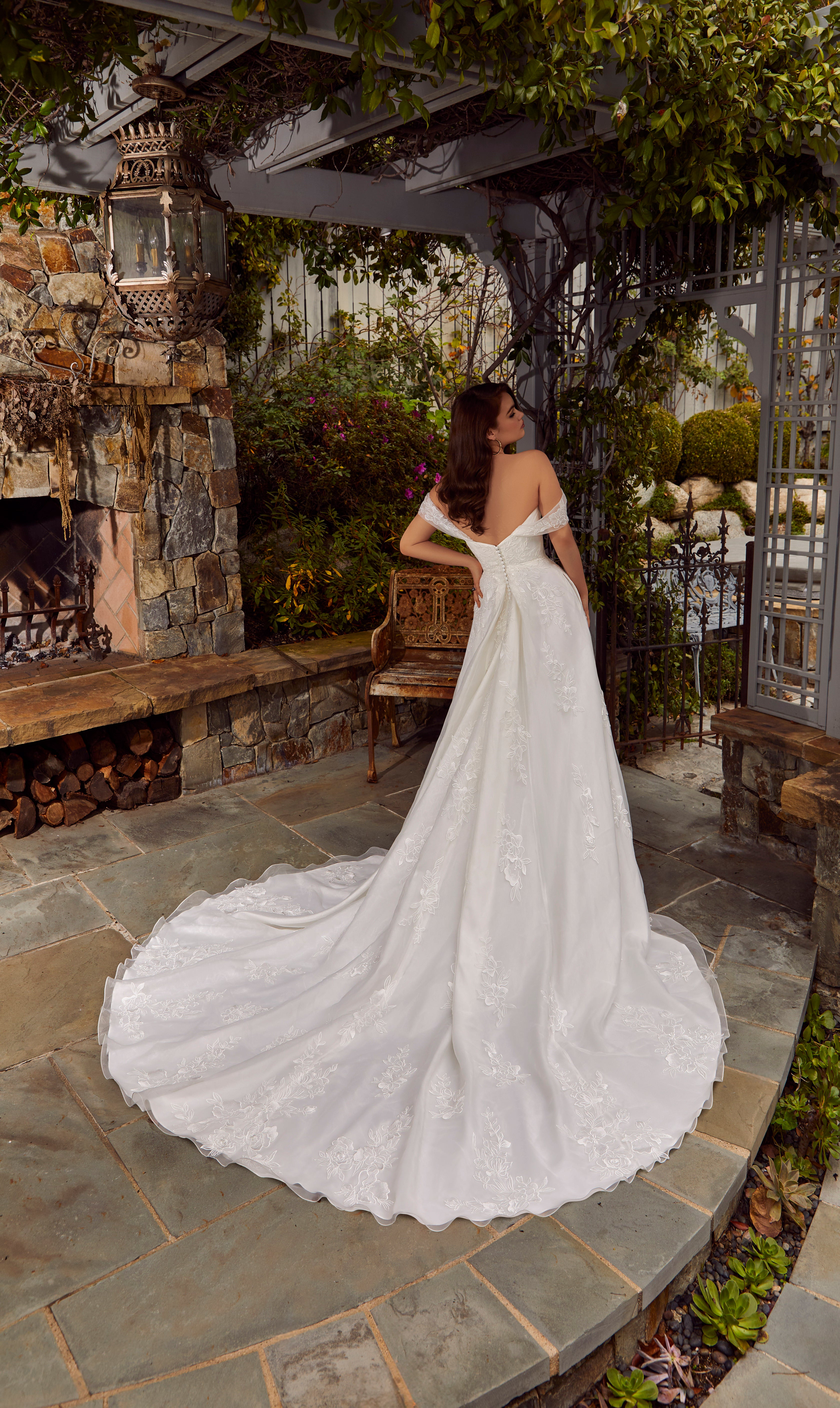 Rihanna Wedding Dress Amore Gowns 4476-0197