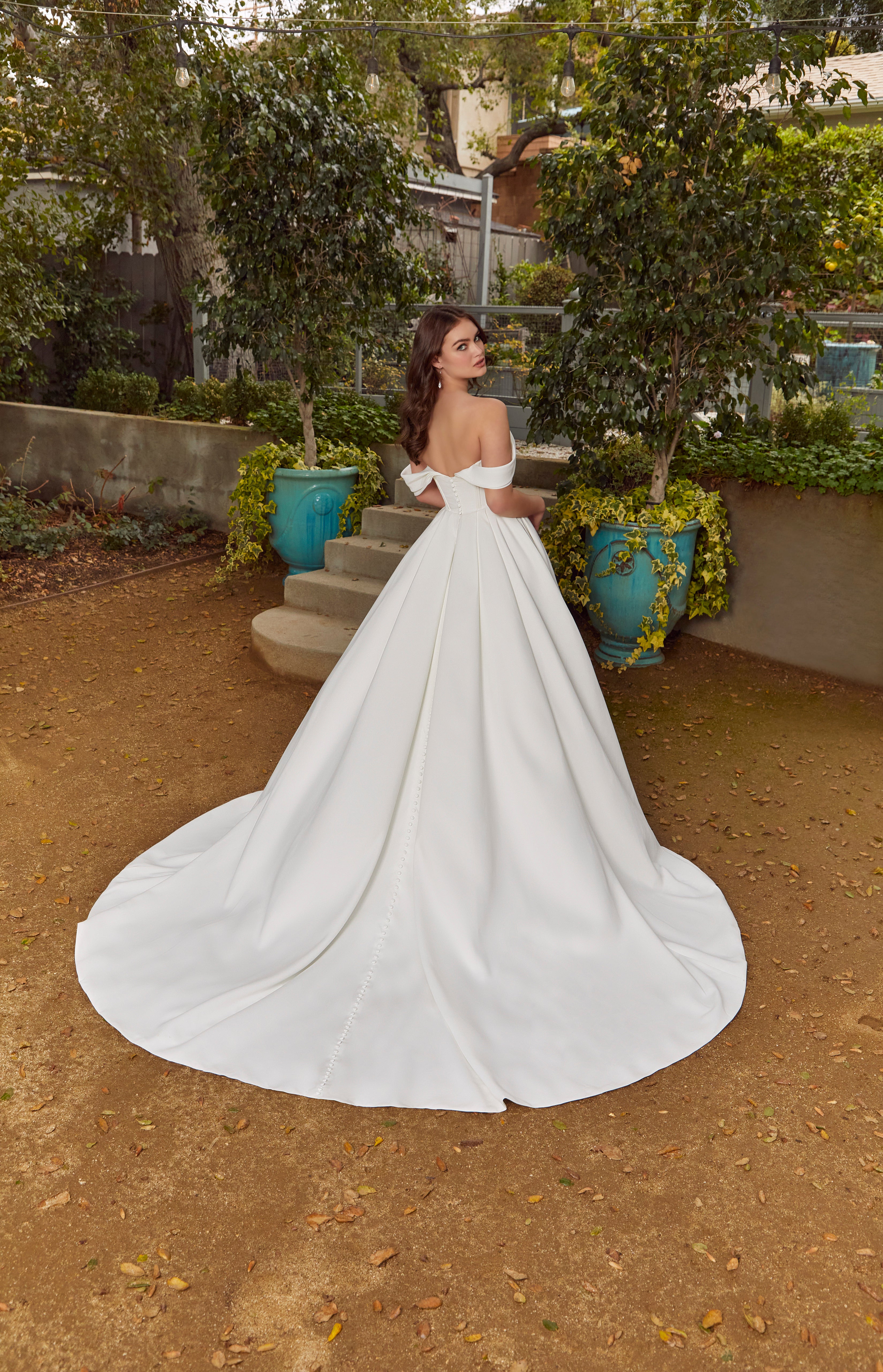 Remi Wedding Dress Amore Gowns 4477-0148