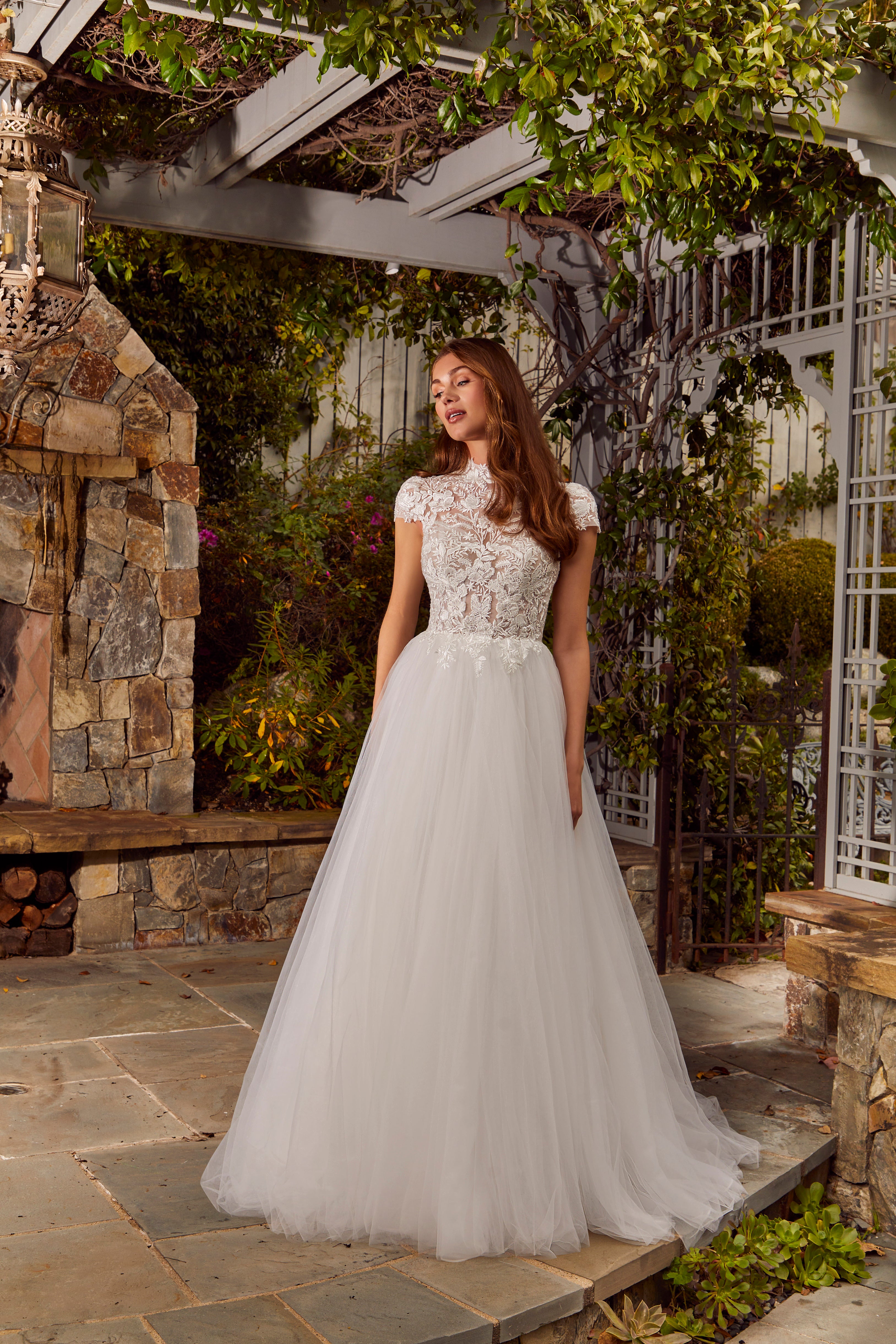 Raelynn Wedding Dress Amore Gowns 4478-0017