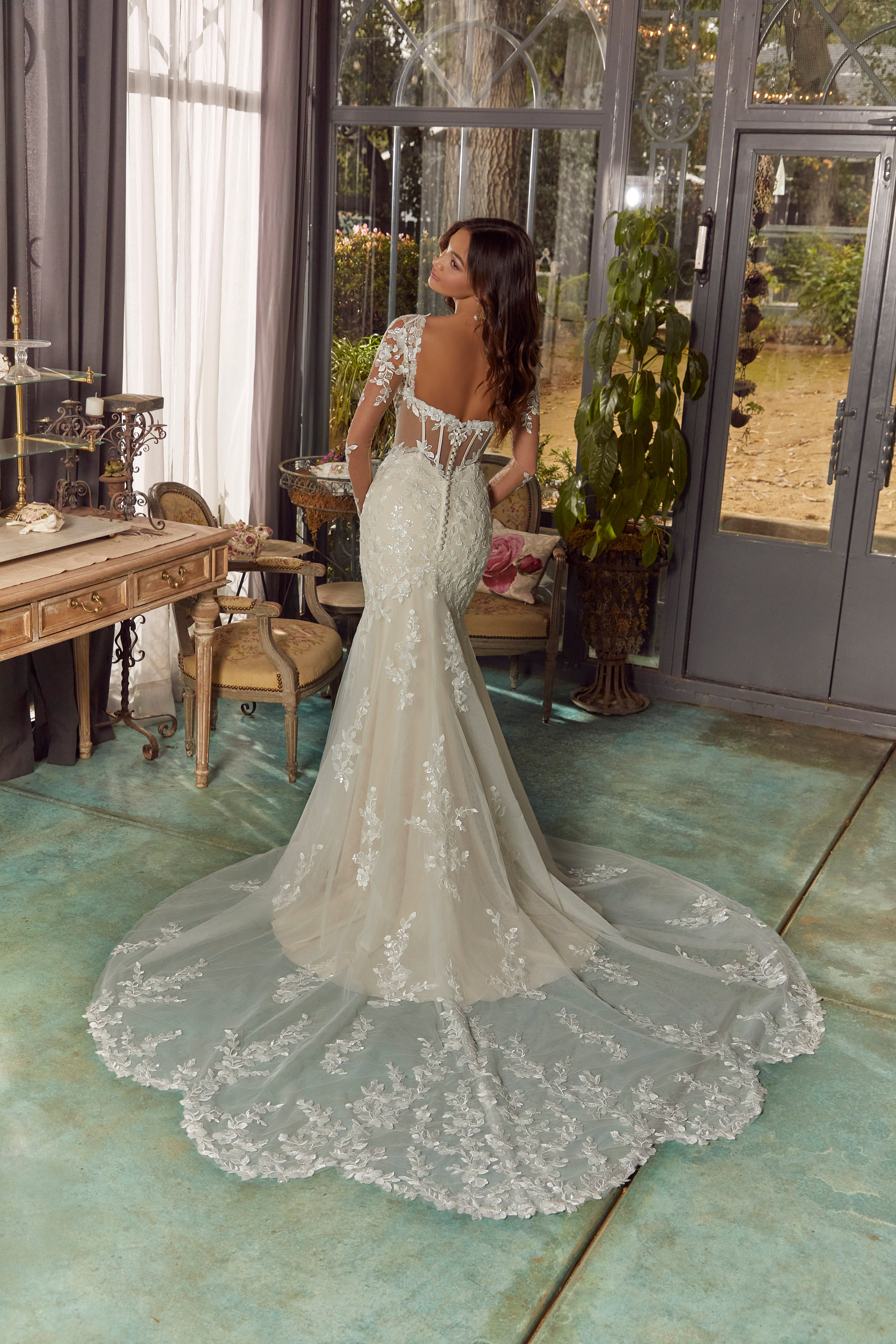 Riva Wedding Dress Amore Gowns 4479-0137