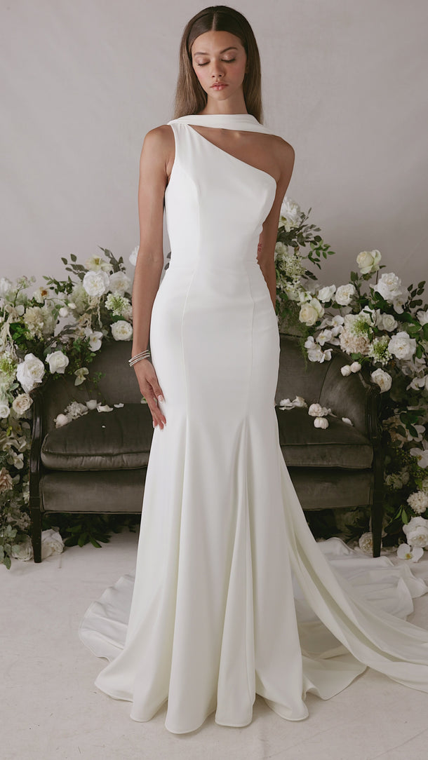 1010049 Amore Gowns 47a5b21a063f48289b0c5430c60b90d1.thumbnail.0000000000_610x_6c8cc365-2c05-4cb4-be27-6da80481dde7