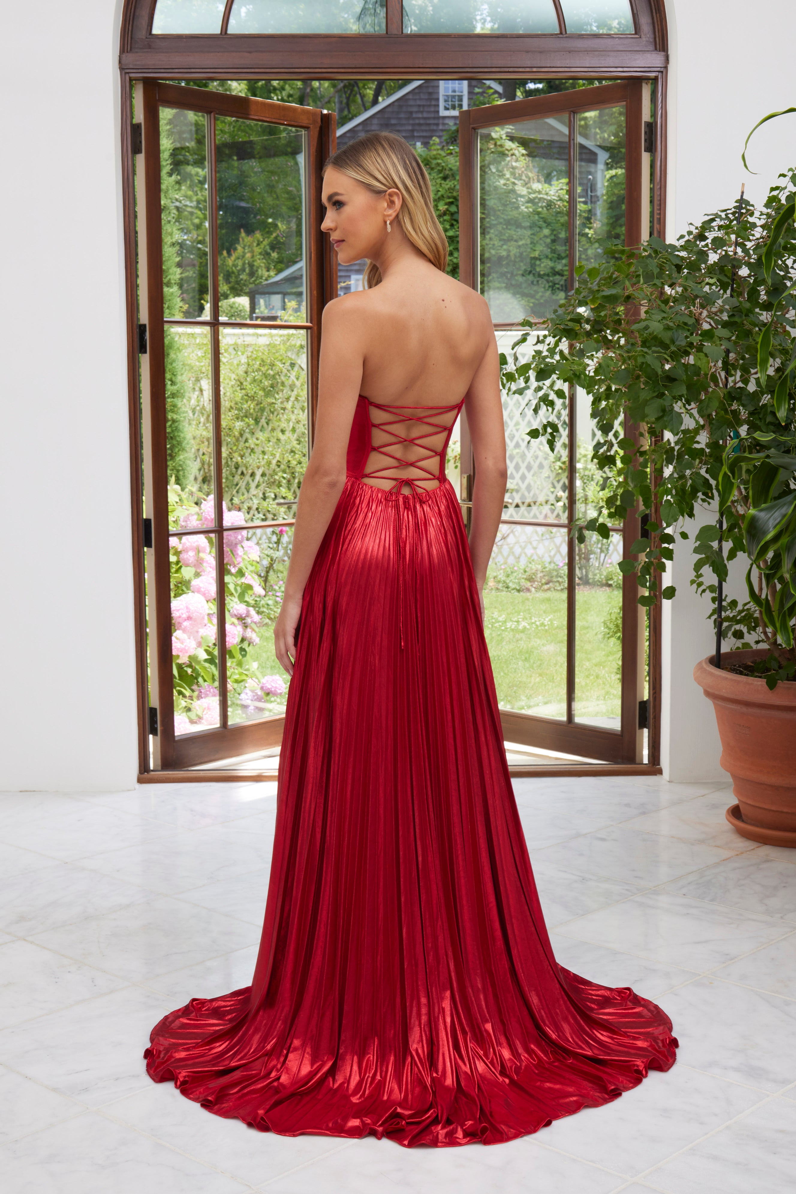 49112 Amore Gowns 49112__P1277__Red_0433
