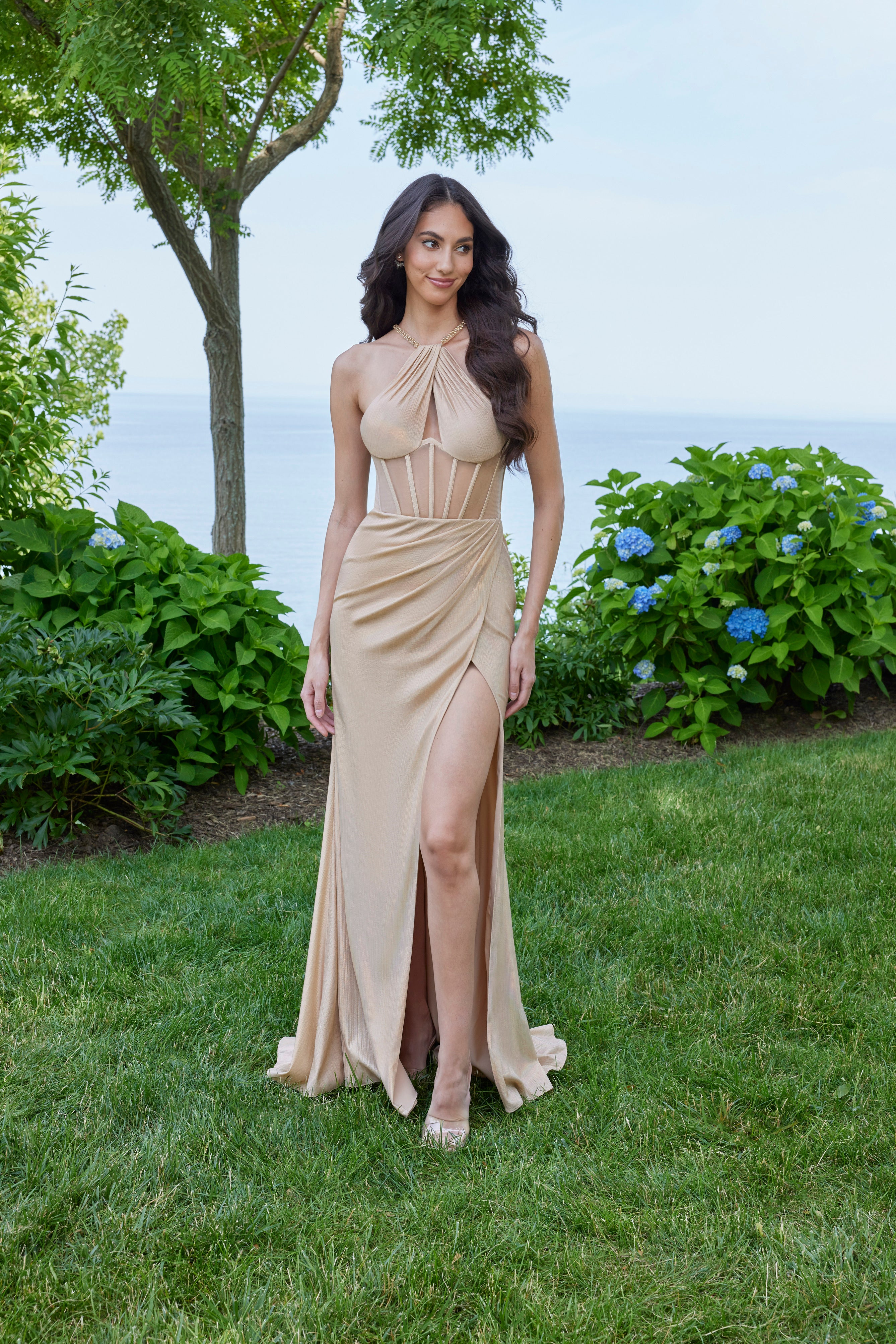 49138 Amore Gowns 49138__P1319__Gold_2505