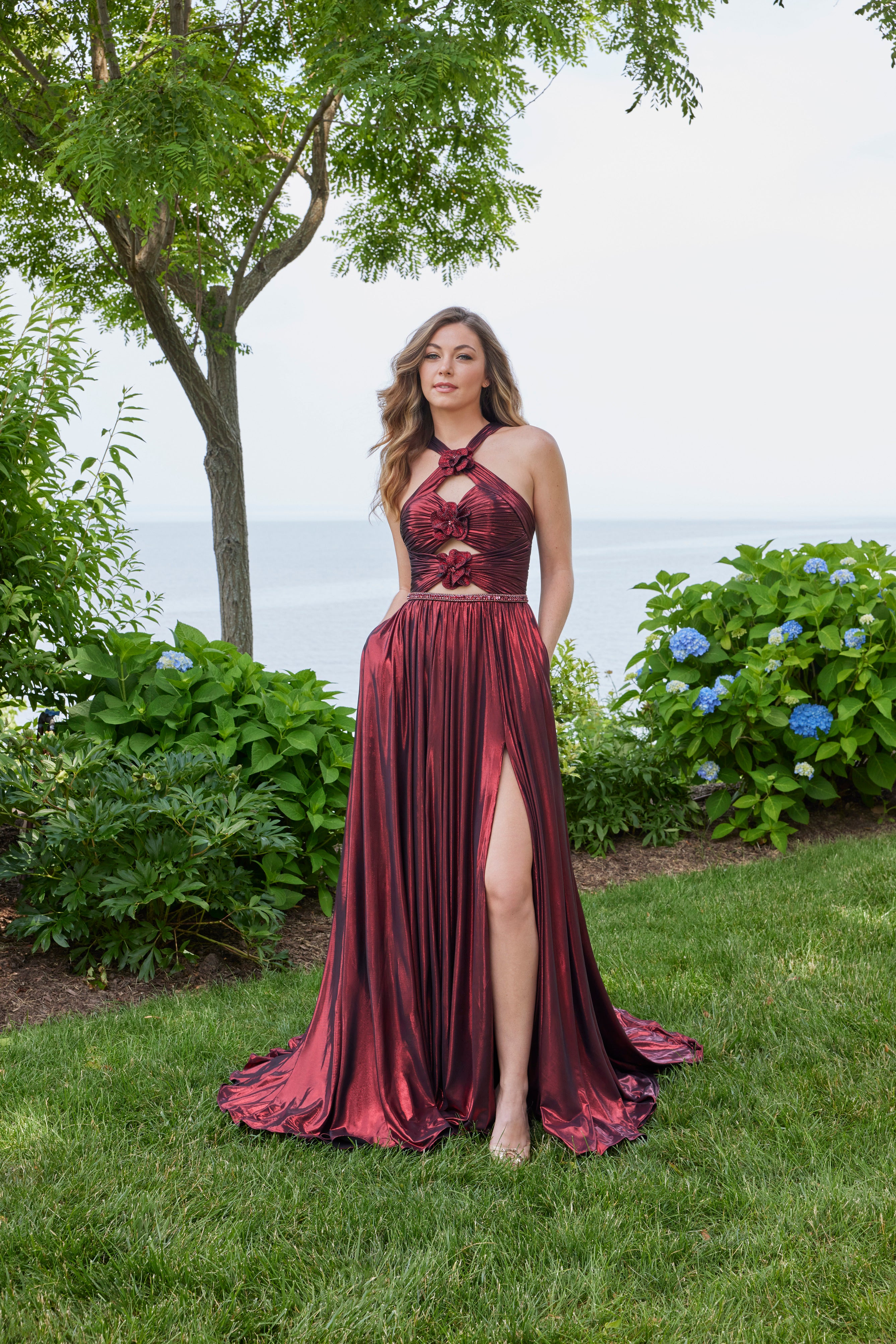 49143 Amore Gowns 49143__P1254__Red_1810