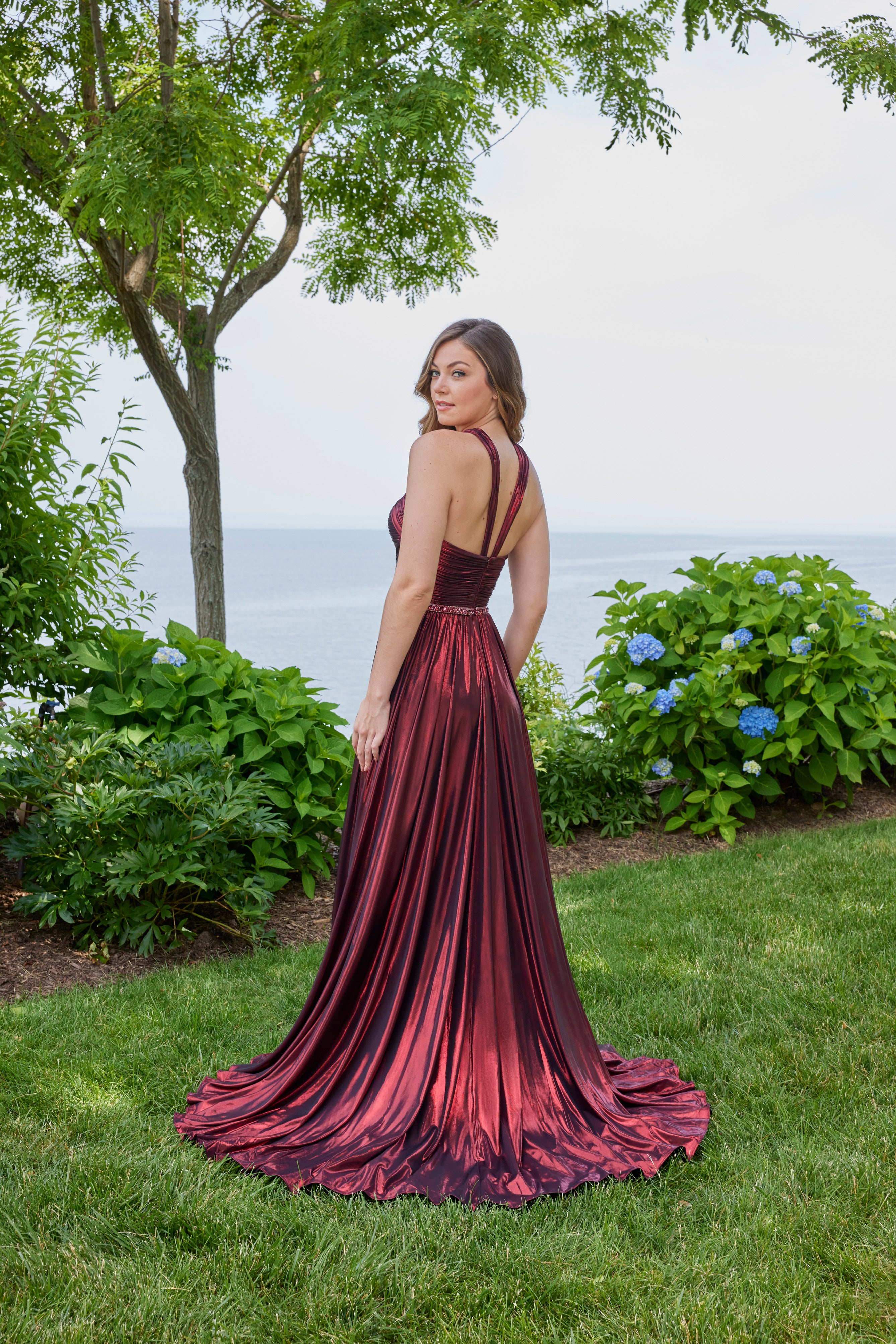 49143 Amore Gowns 49143__P1254__Red_1851