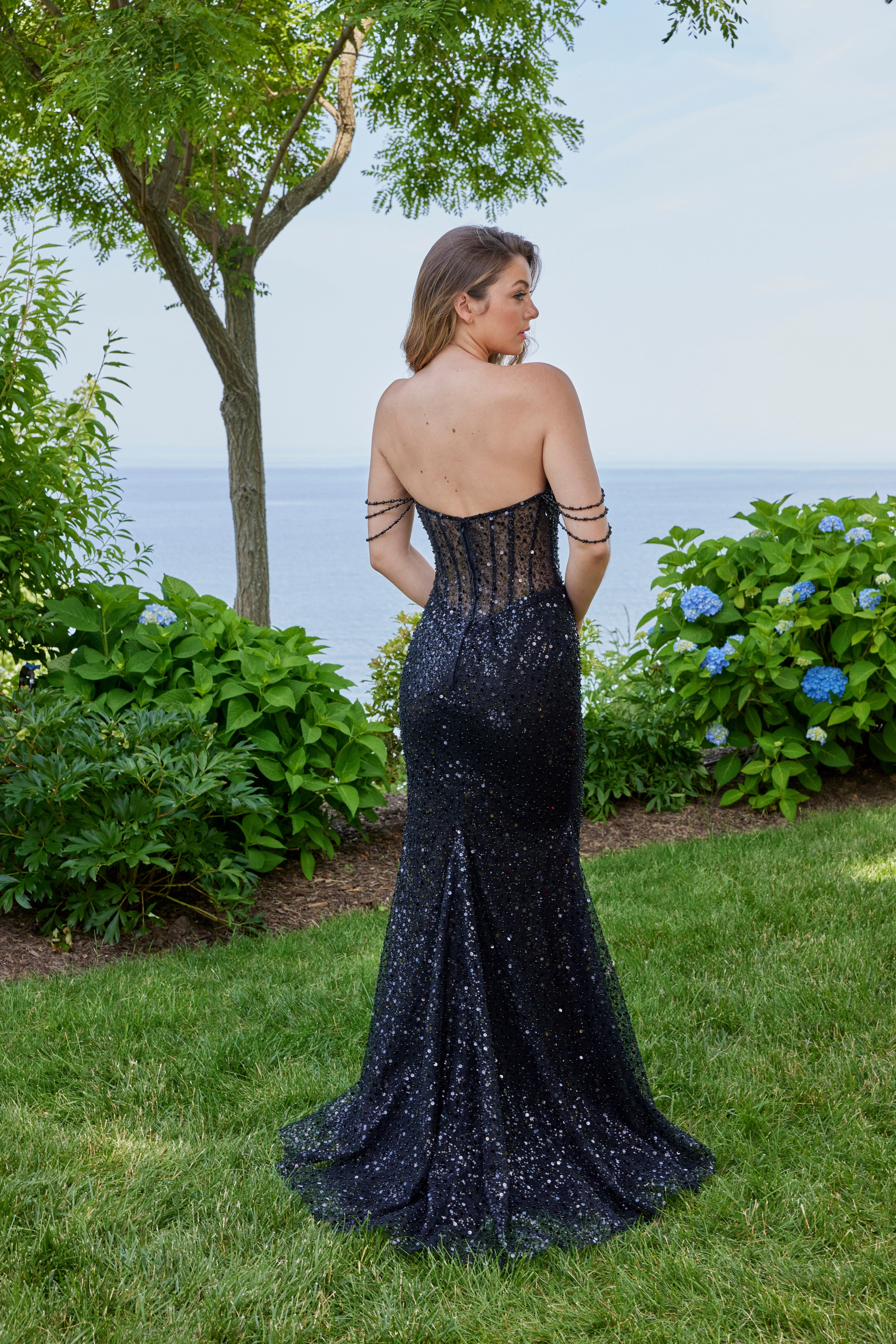 49146 1 Amore Gowns 49146__P1246__Black_2360