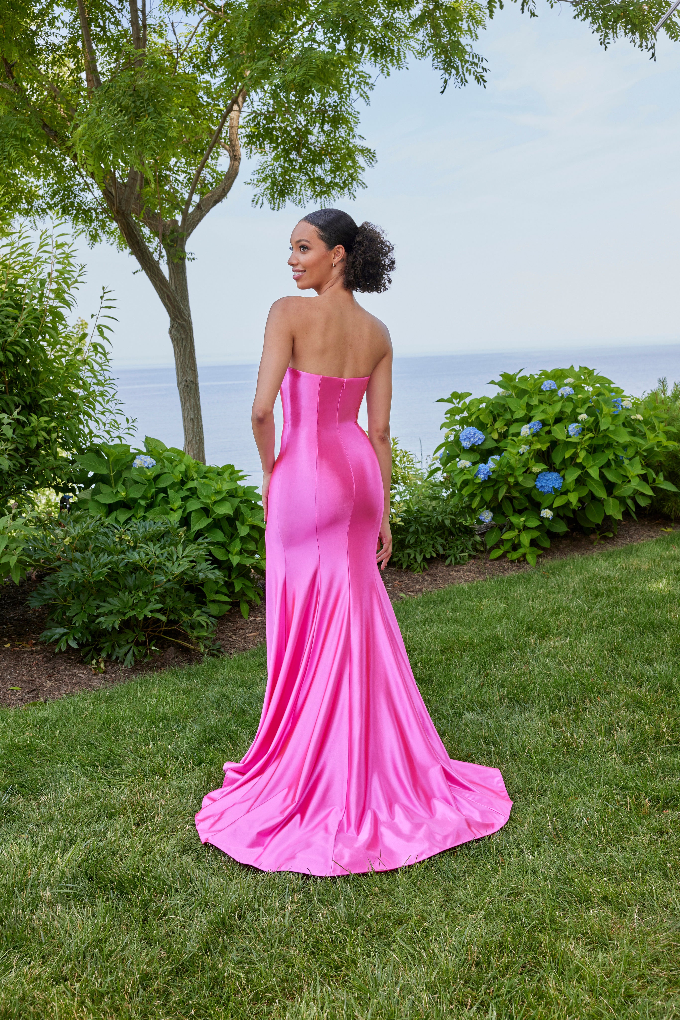 49149 Amore Gowns 49149__P1214__HotPink_2469