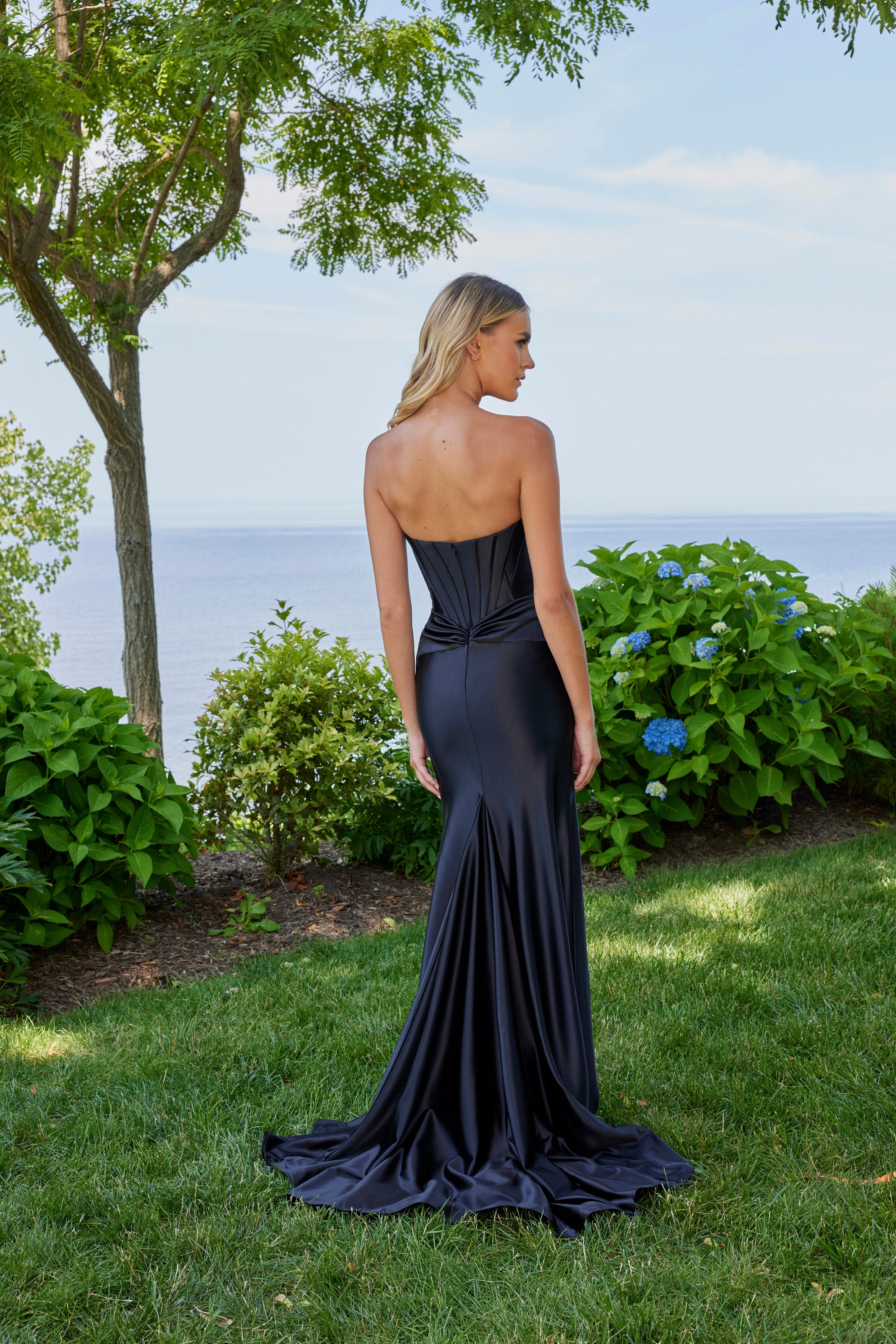 49154 Amore Gowns 49154__P1272__Black_3275