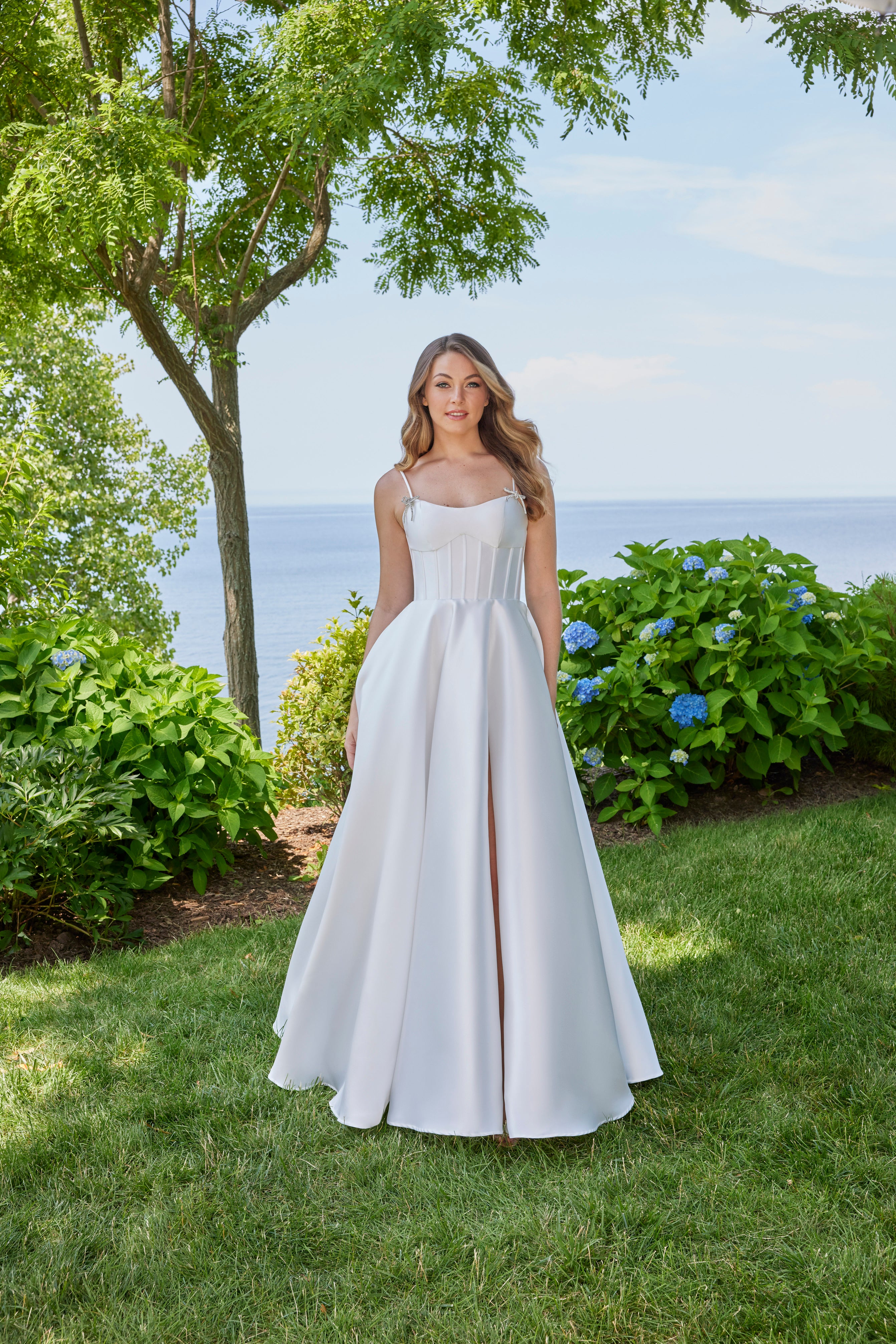 49159 2 Amore Gowns 49159__P1294__White_3739