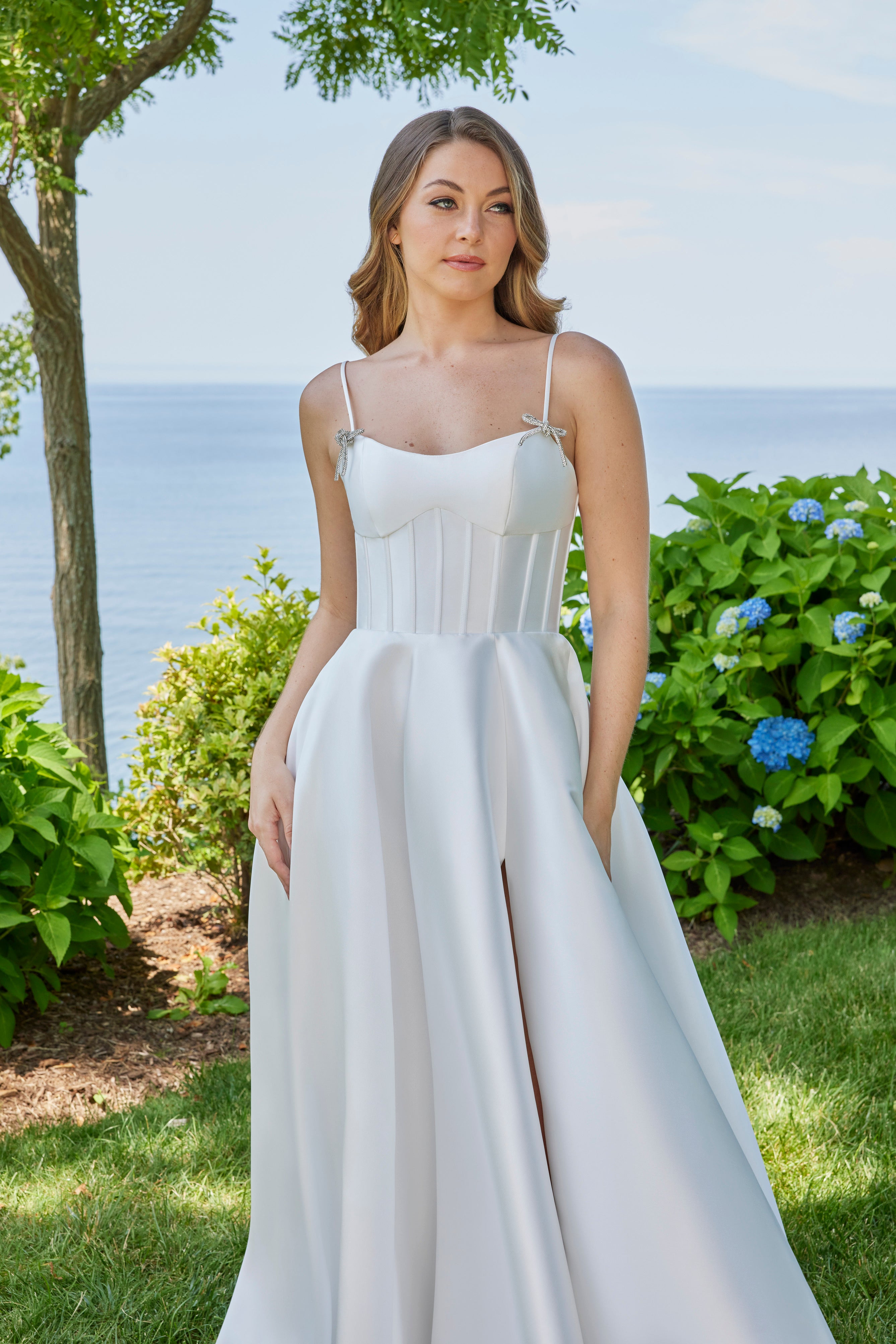 49159 2 Amore Gowns 49159__P1294__White_3757