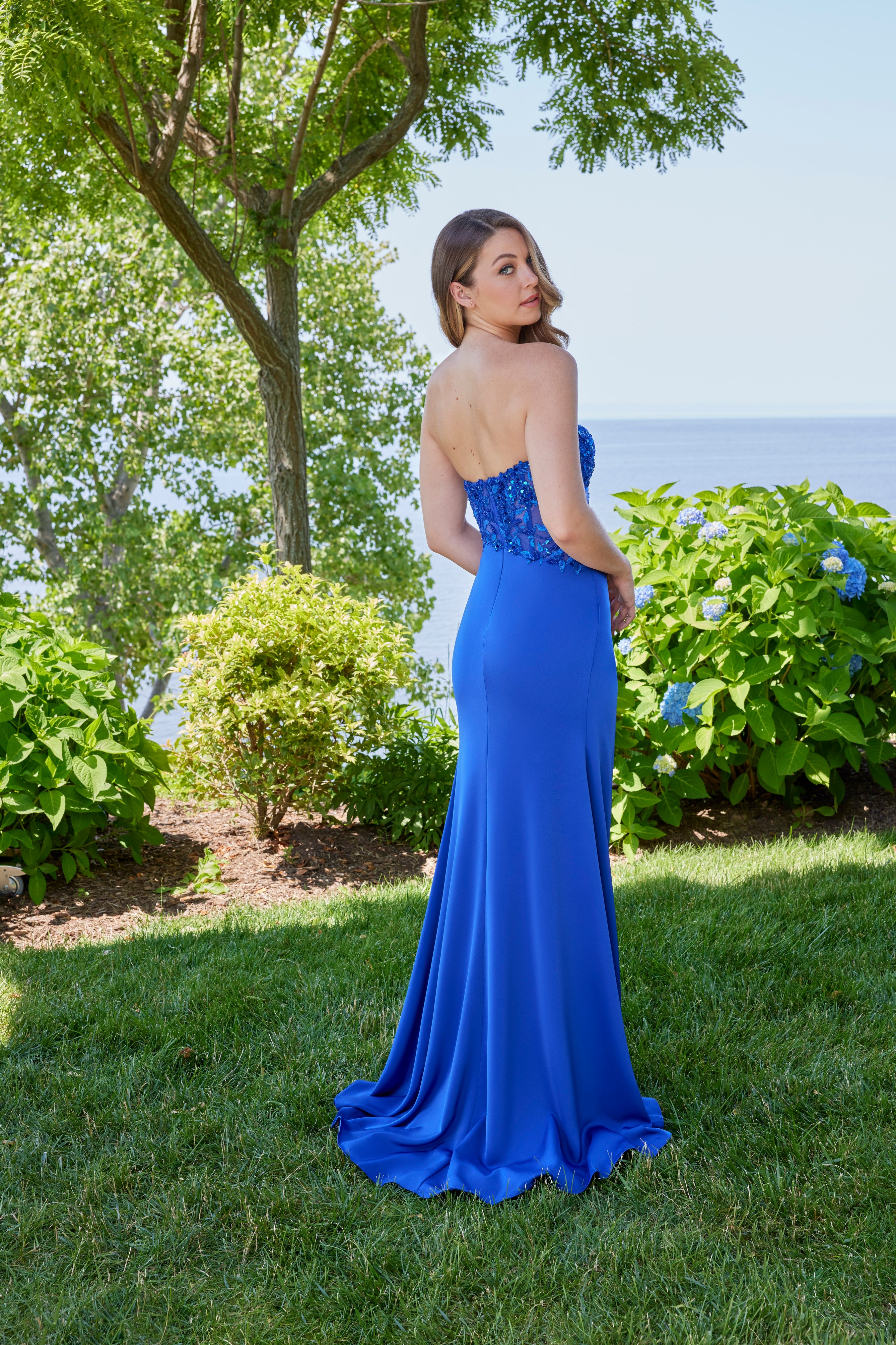 49164 Amore Gowns 49164__P1313__Royal_0271