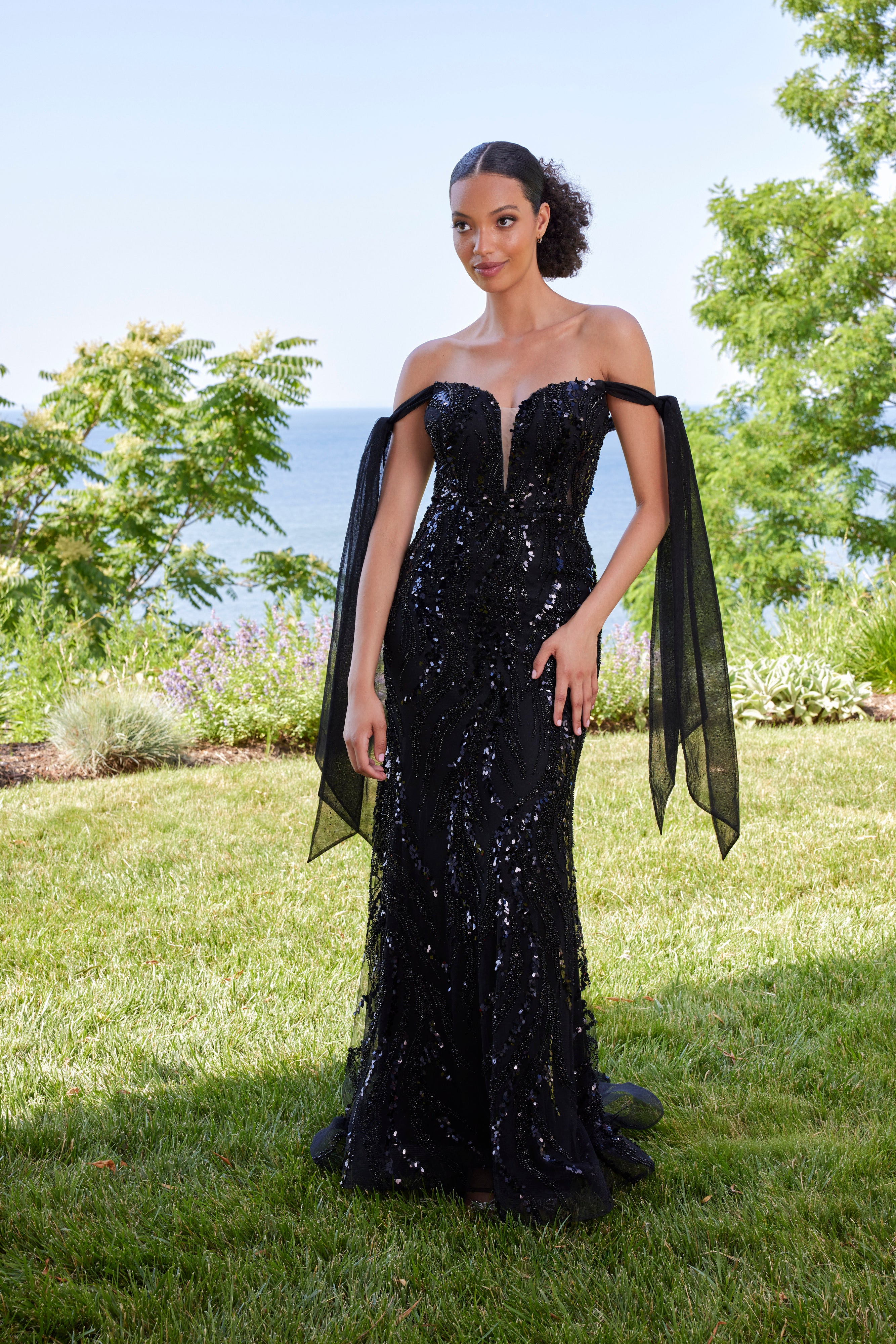 49166 Amore Gowns 49166__P1276B__Black_0135