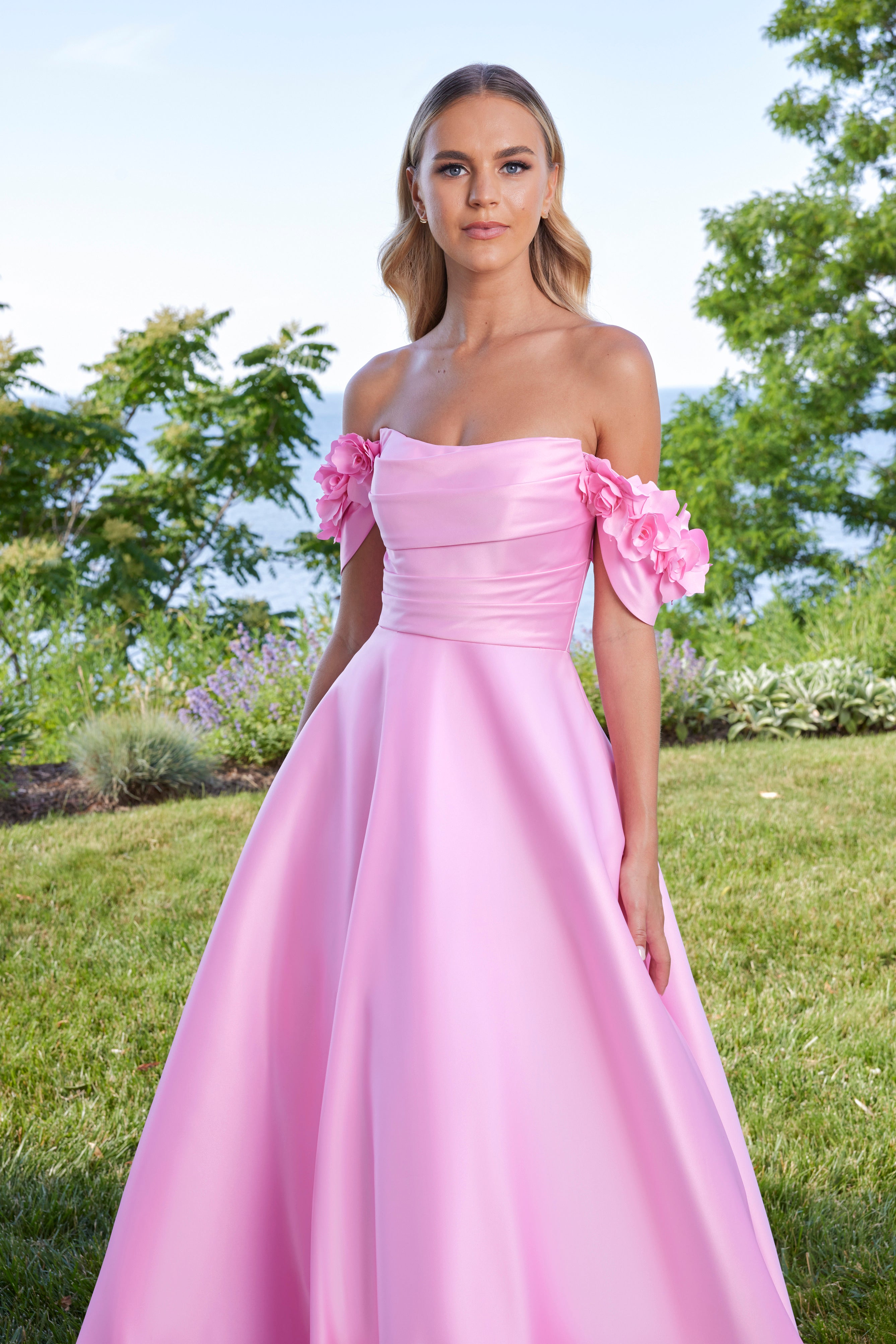 49178 2 Amore Gowns 49178__P1238__NewBubble_1180