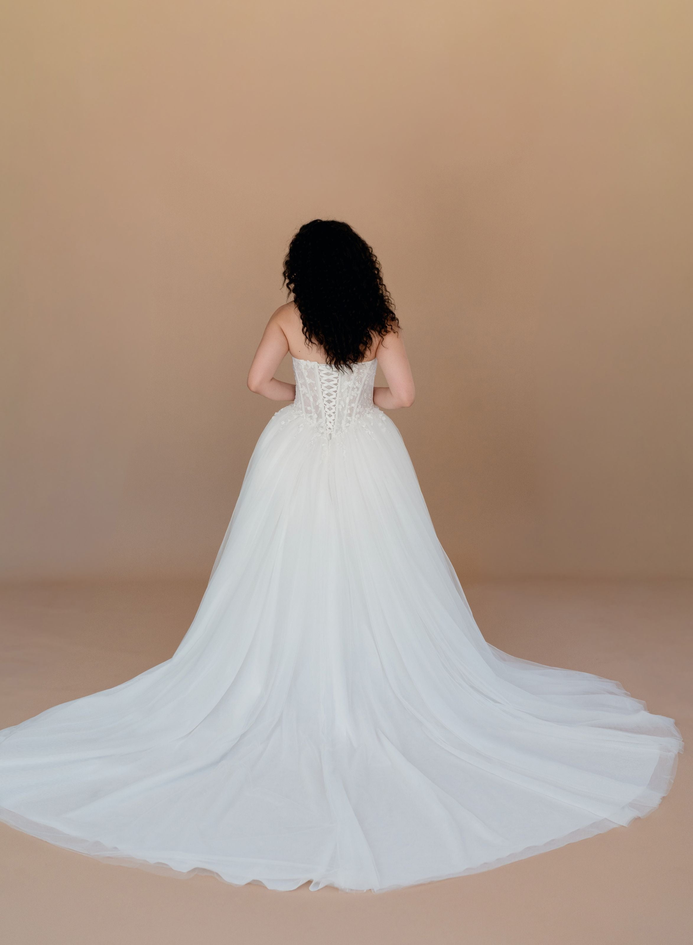 Style: 29518 Amore Gowns 5_57326dab-18f4-45bb-9b3f-623868ca0302