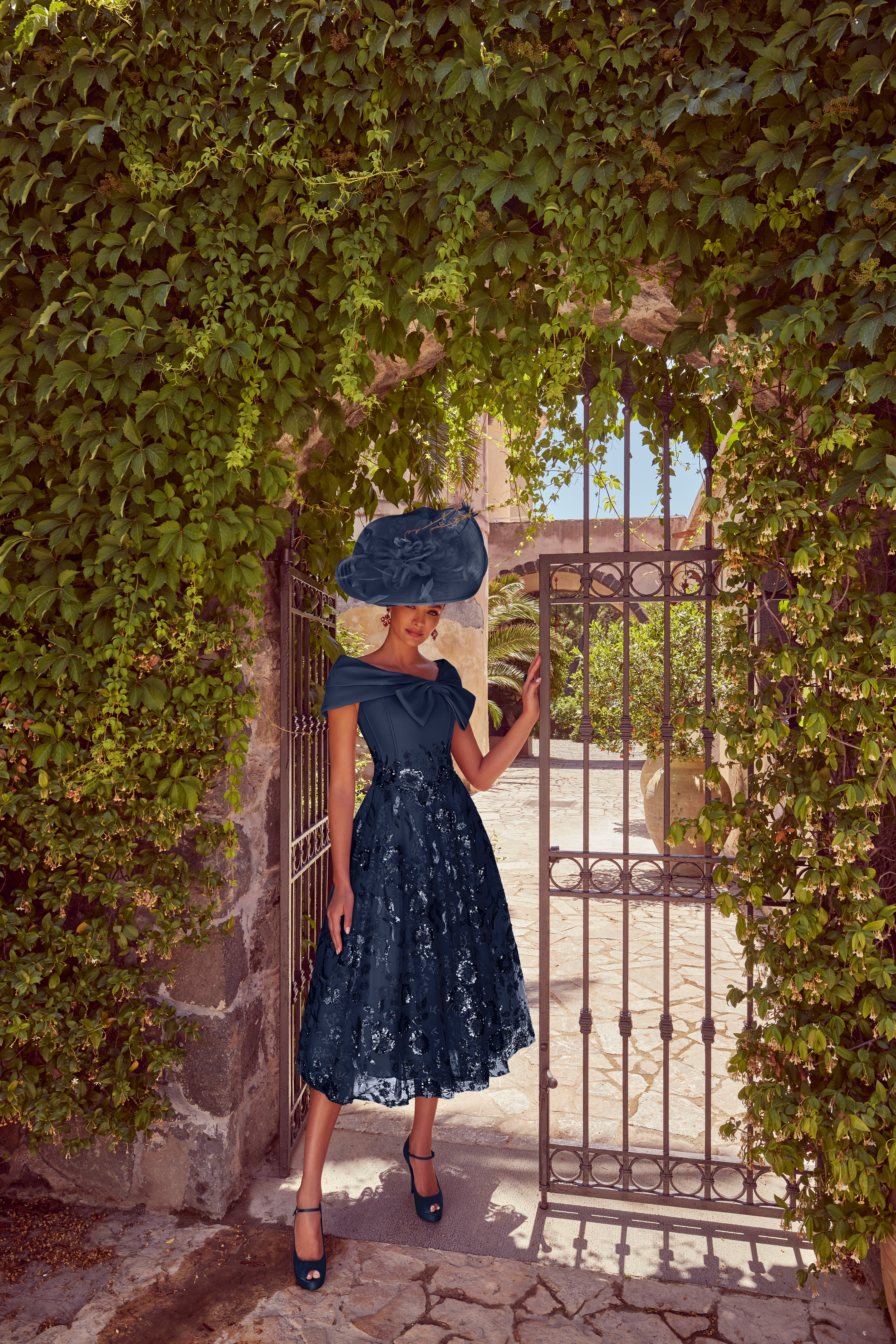 992420 Navy Amore Gowns 992420_Navy