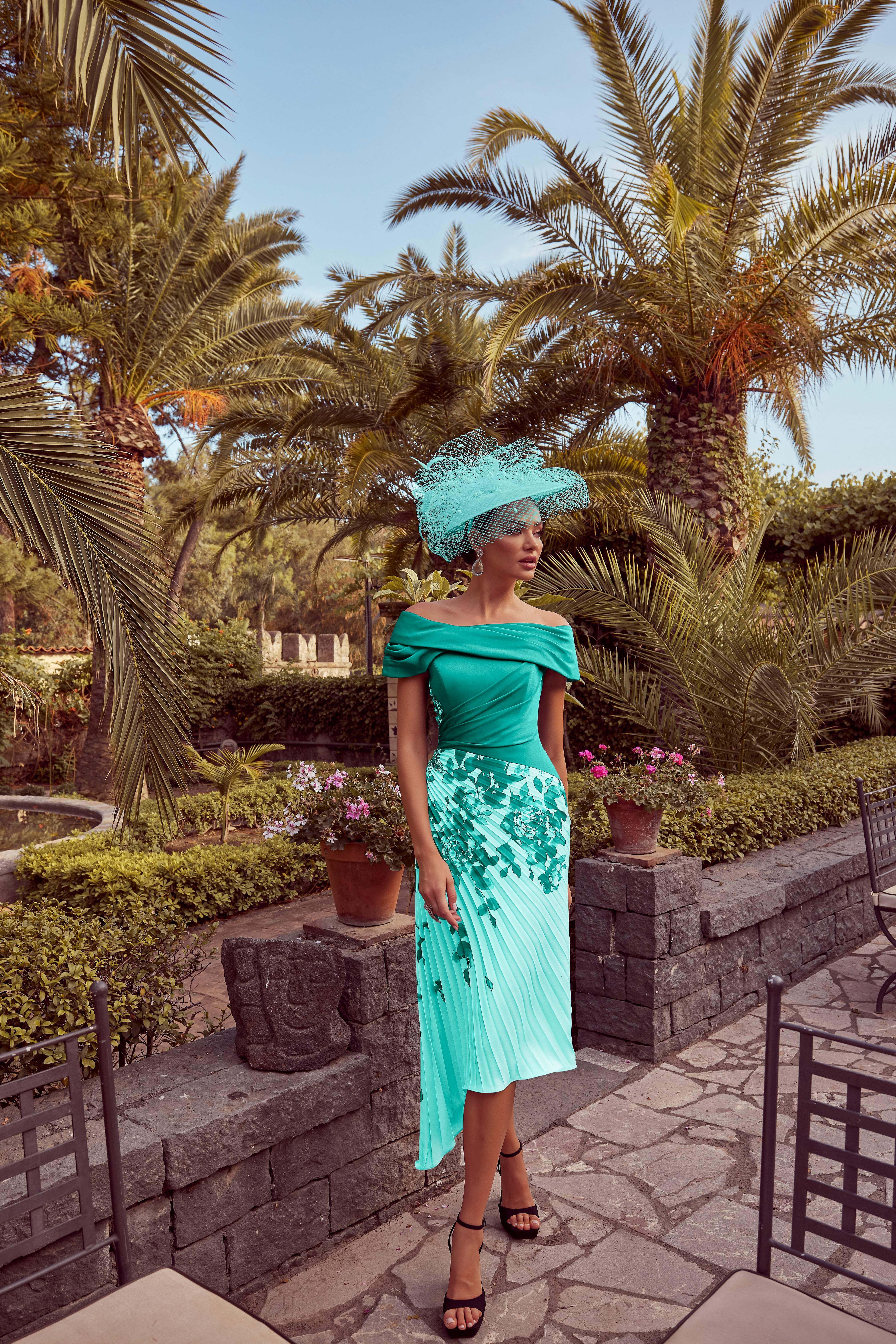 992433 Leaf Amore Gowns 992433_101_LEAFLEAFPRINT