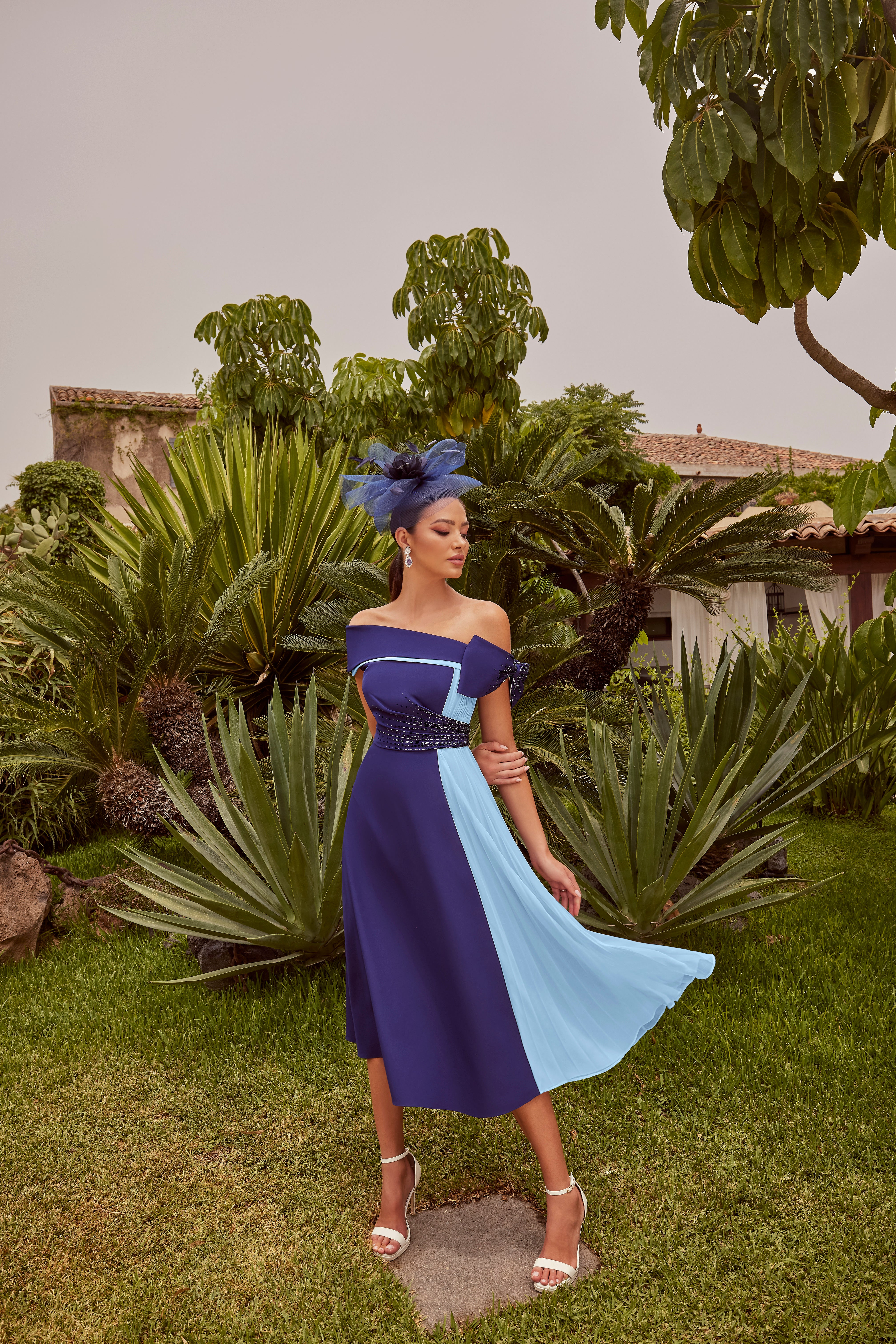 992437 Navy Amore Gowns 992437_Navy_PaleBlue