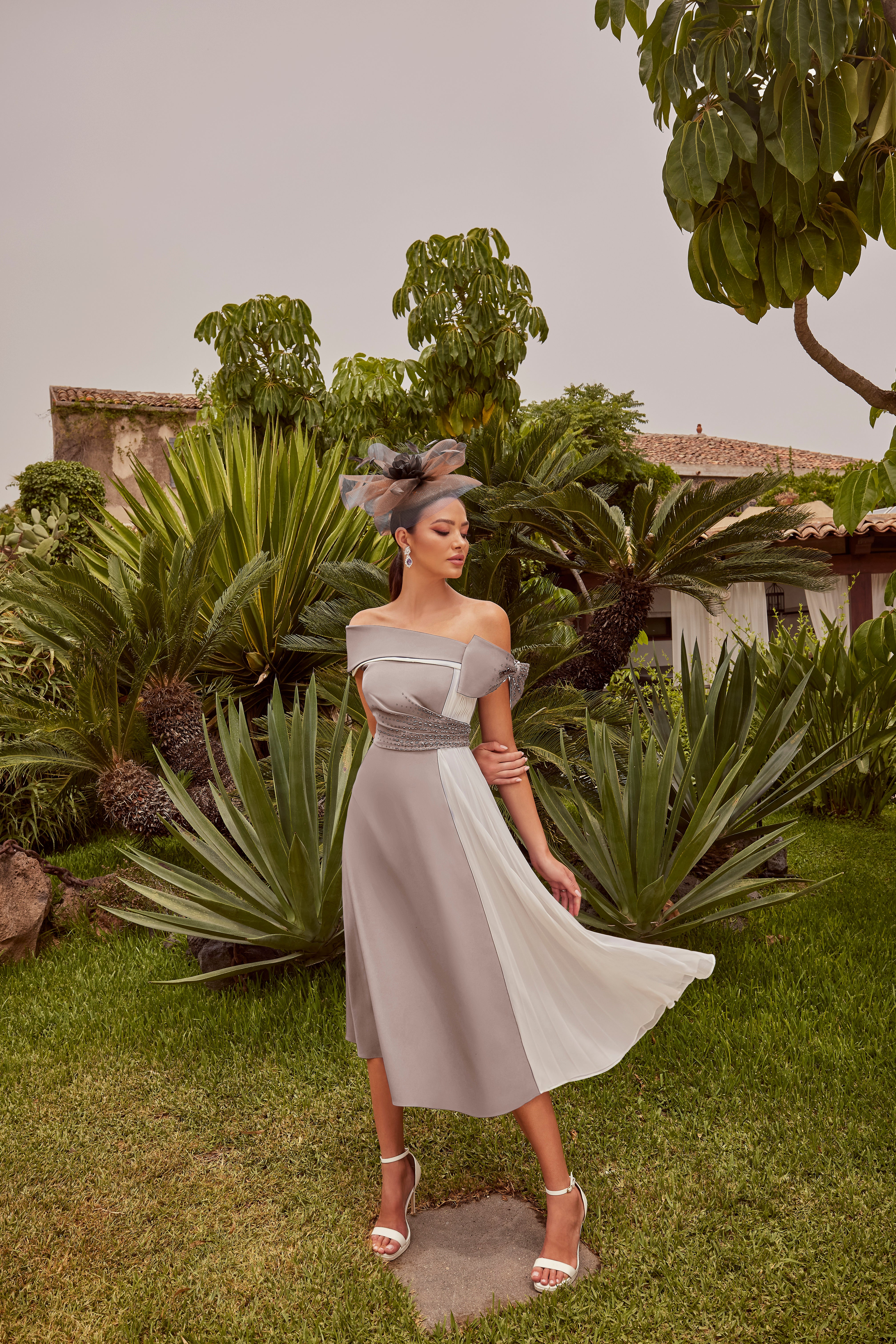 992437 Taupe Amore Gowns 992437_Taupe_Ivory