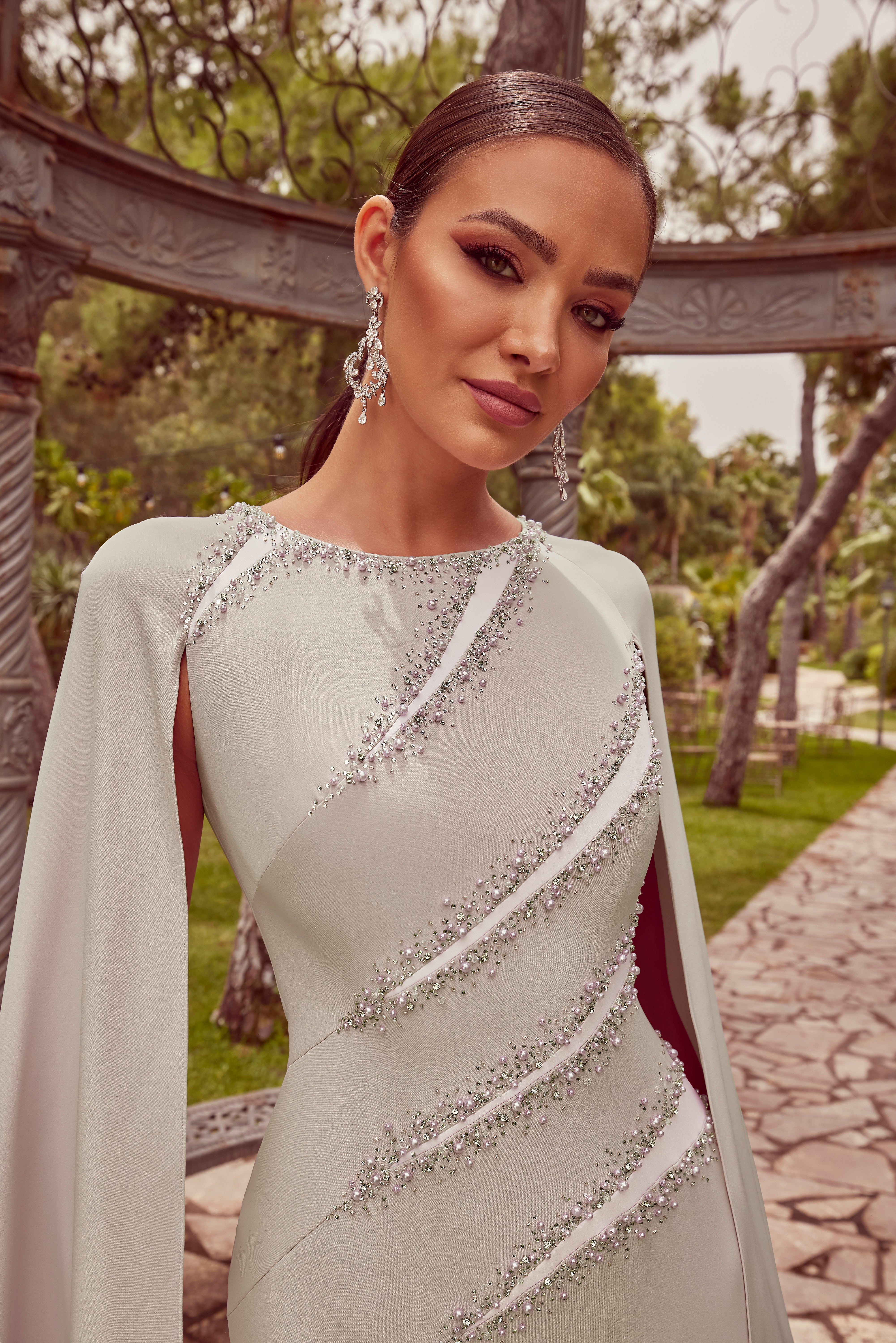 992444 Taupe Amore Gowns 992444_058_TAUPEIVORY