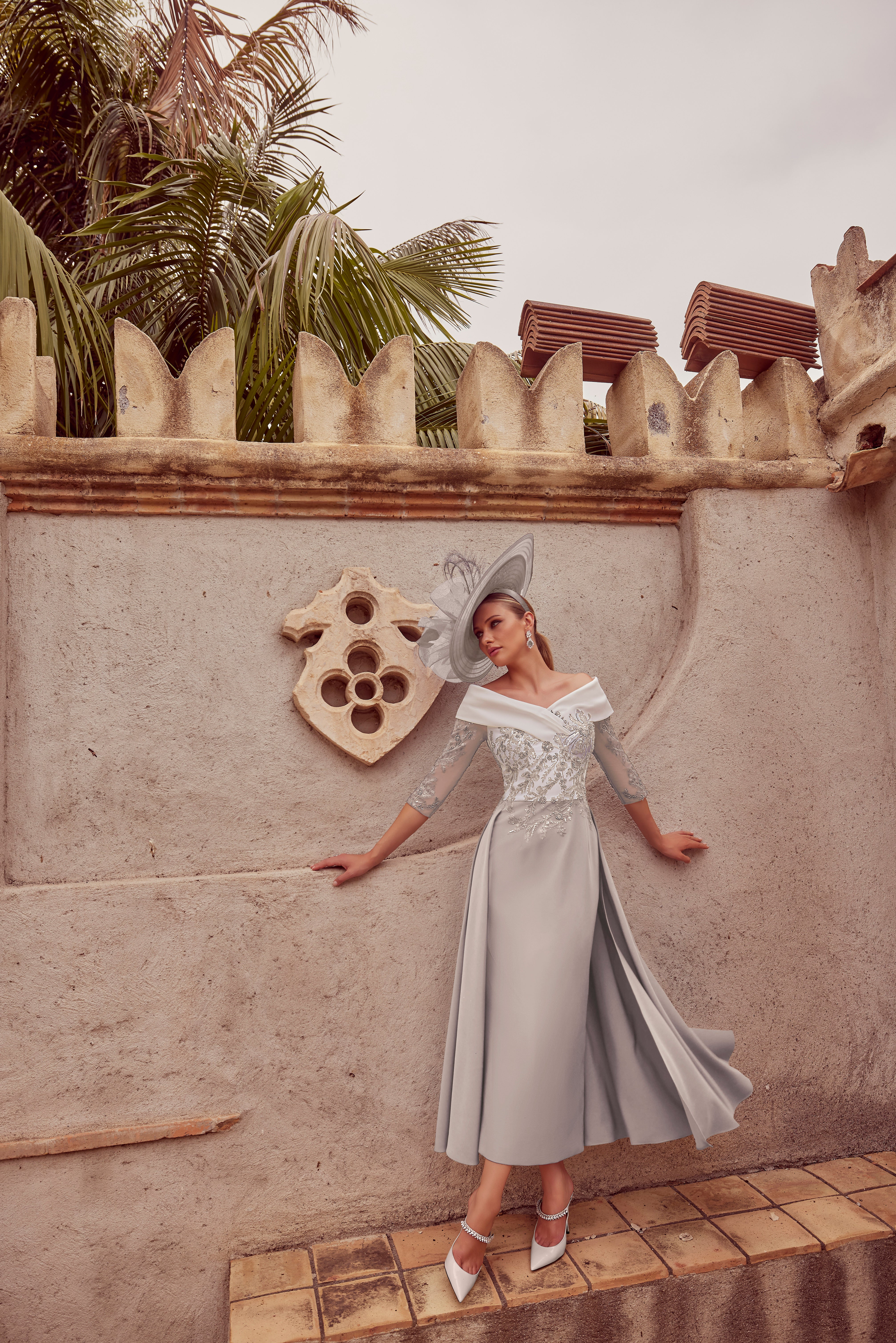 992449 Taupe Amore Gowns 992449_016_TAUPEIVORY