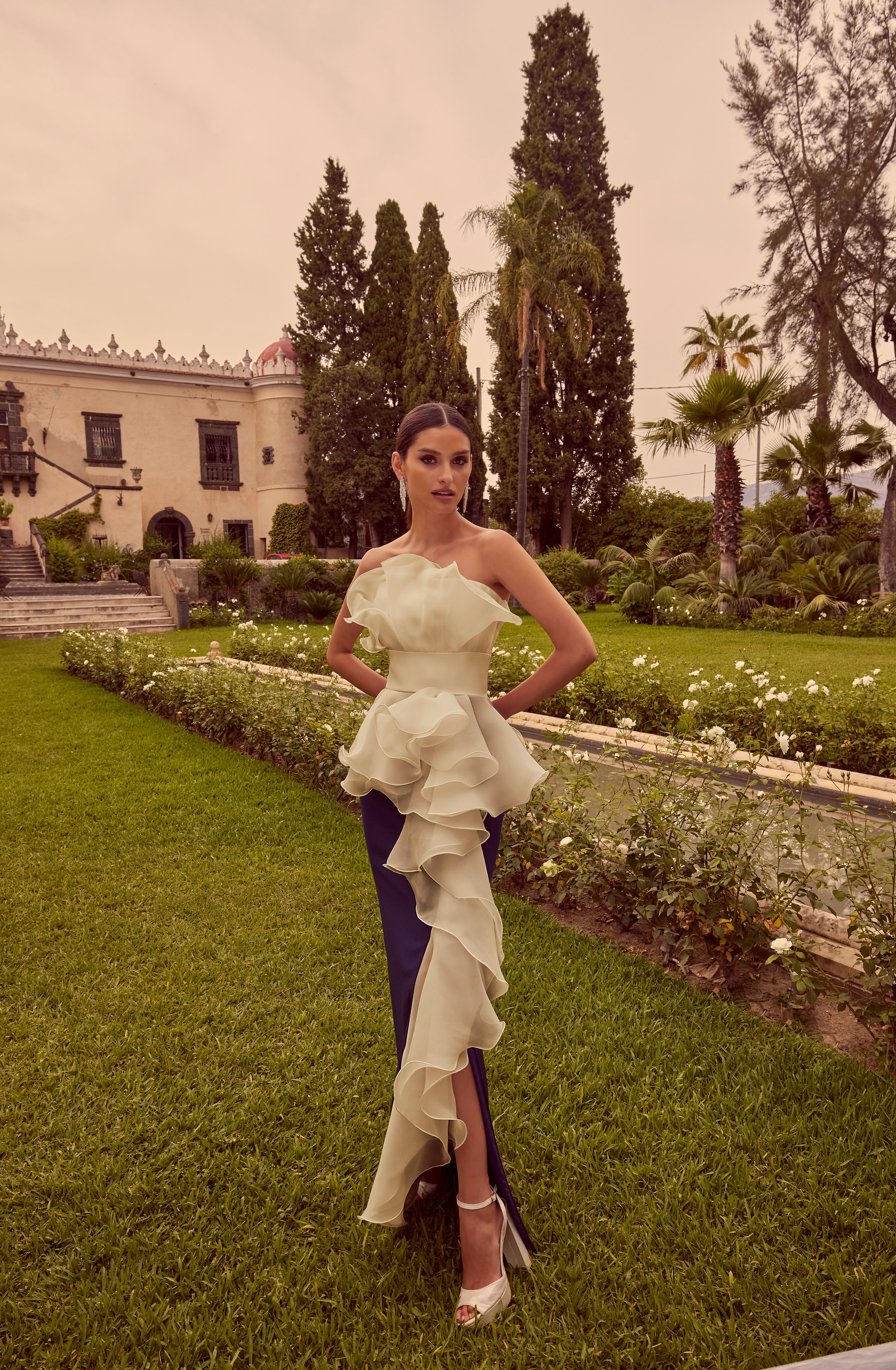 992475 Gold Amore Gowns 992475_011_OldGoldNavy