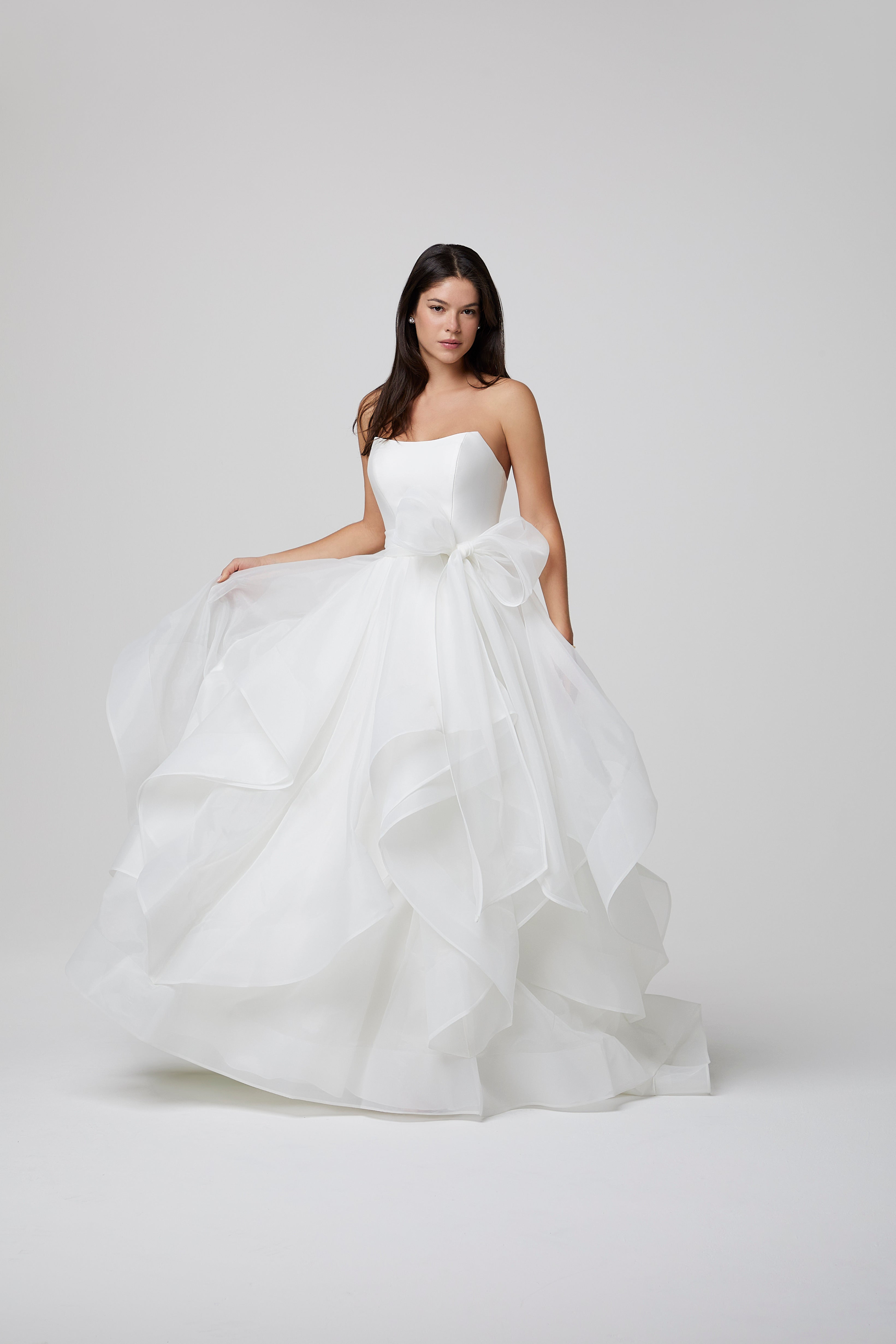 Roderica Amore Gowns E2671-0016