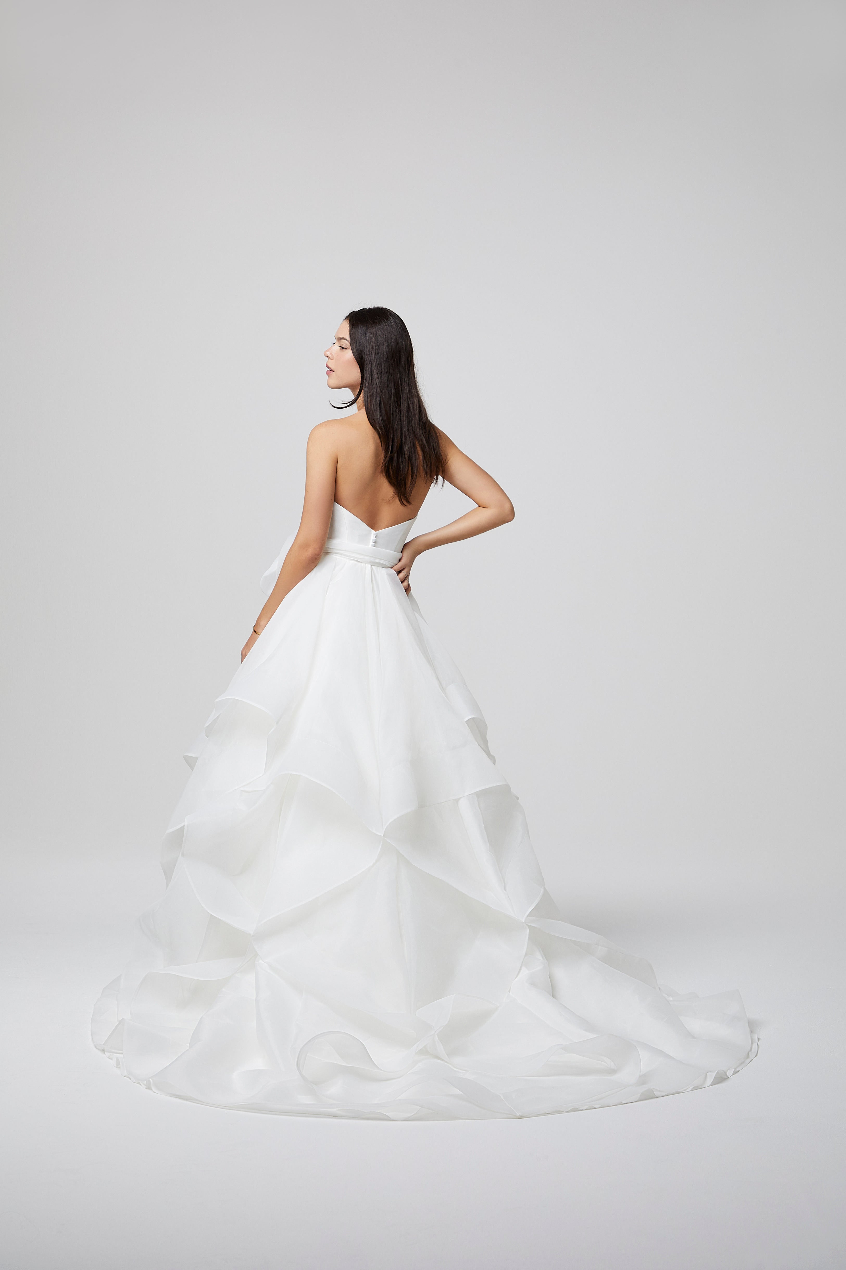 Roderica Amore Gowns E2671-0064