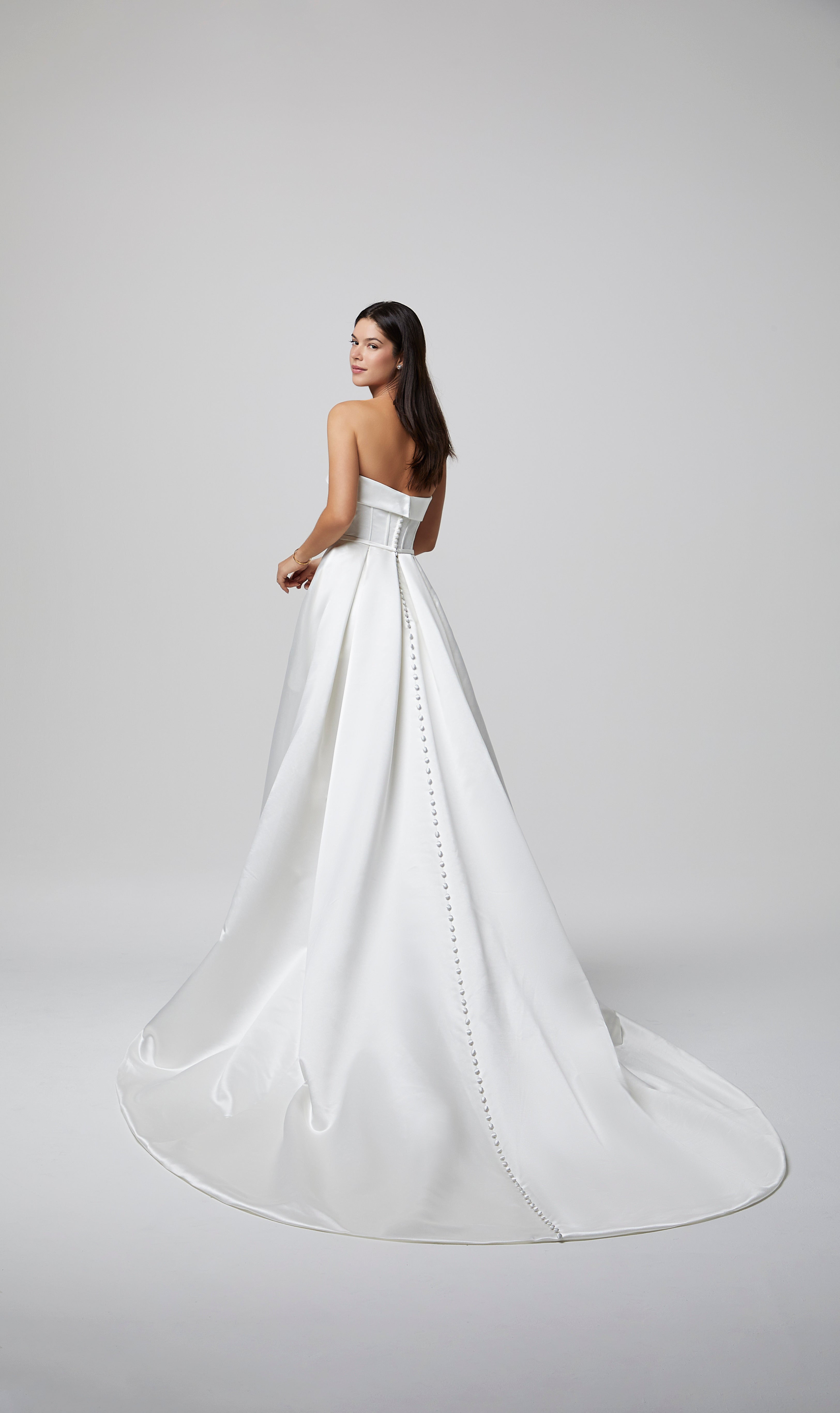 Romi Amore Gowns E2675-0216