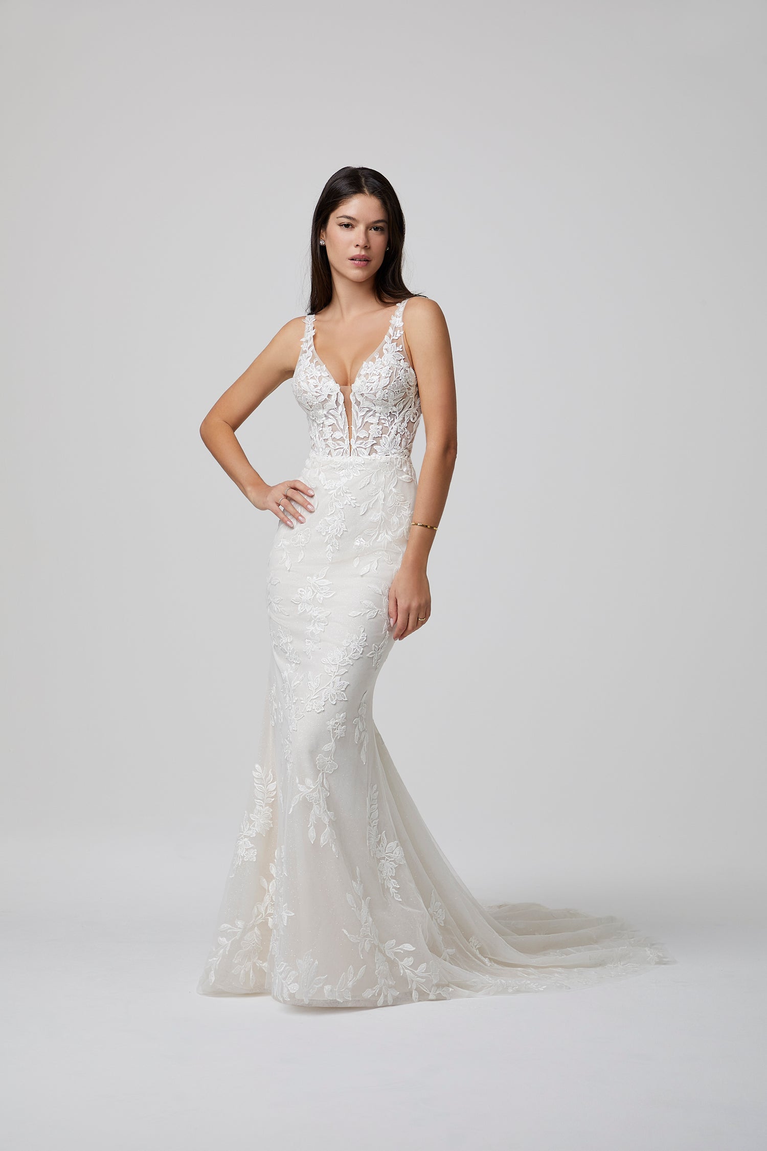 Ricci Amore Gowns E2676-0023