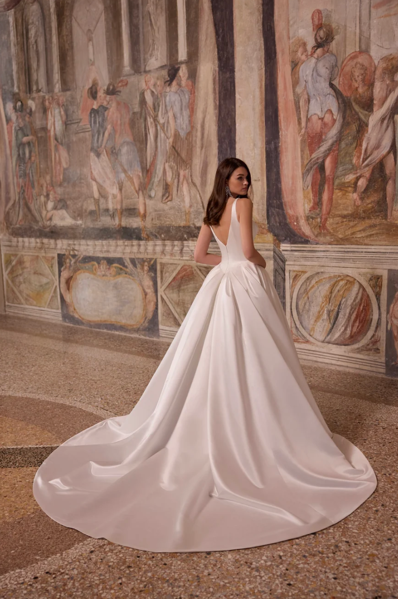 Amata Wedding Dress