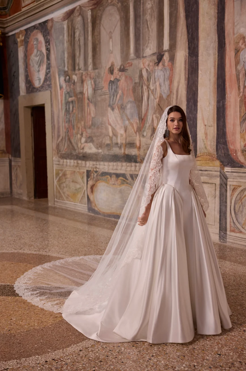 Amata Wedding Dress